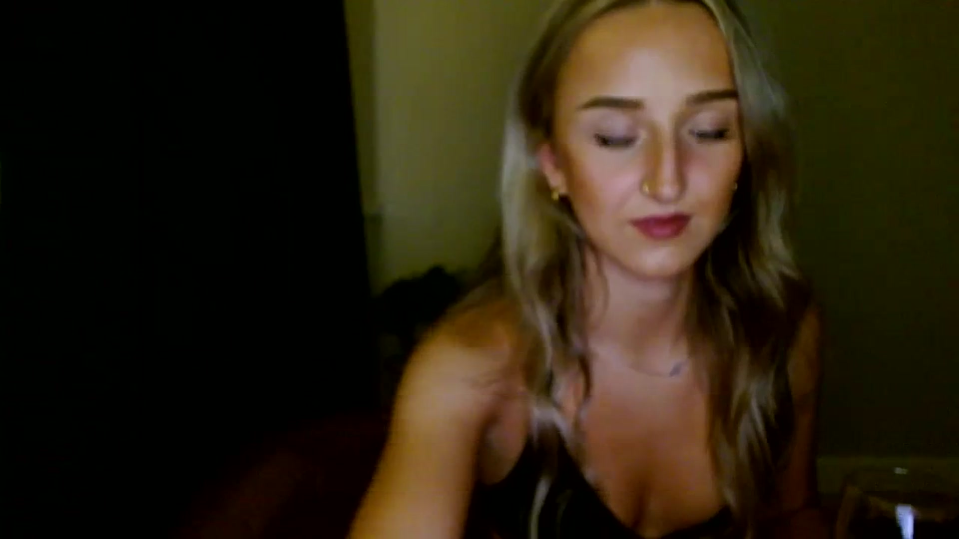 Gallery image thumbnail from Sandiecheeks's myfreecams stream on, 11/07/2023, 24:02 image 15 of 20