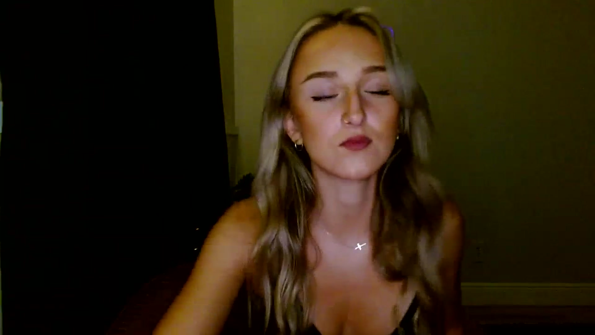 Gallery image thumbnail from Sandiecheeks's myfreecams stream on, 11/07/2023, 24:02 image 4 of 20