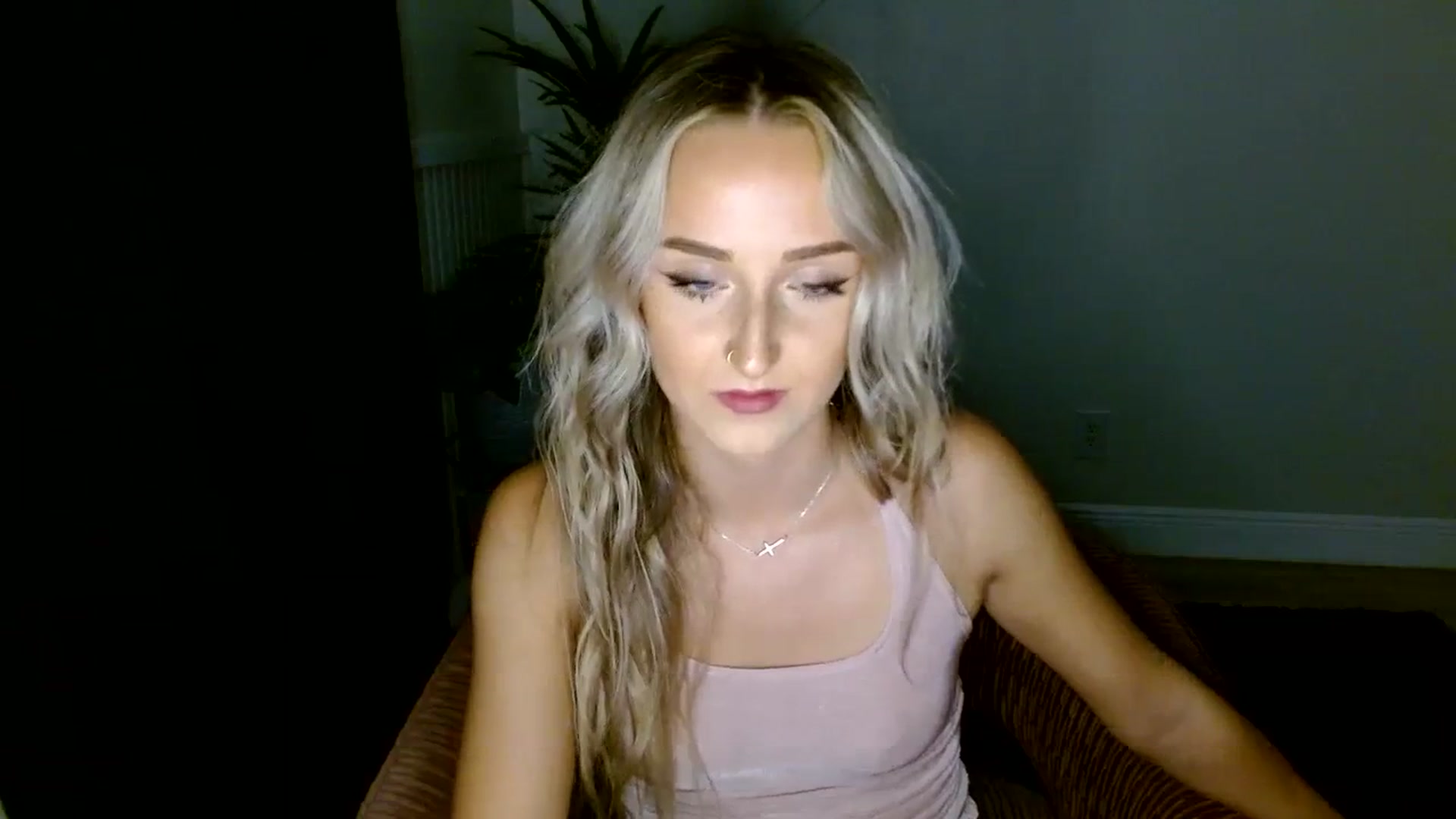 Gallery image thumbnail from Sandiecheeks's myfreecams stream on, 11/16/2023, 03:31 image 2 of 20