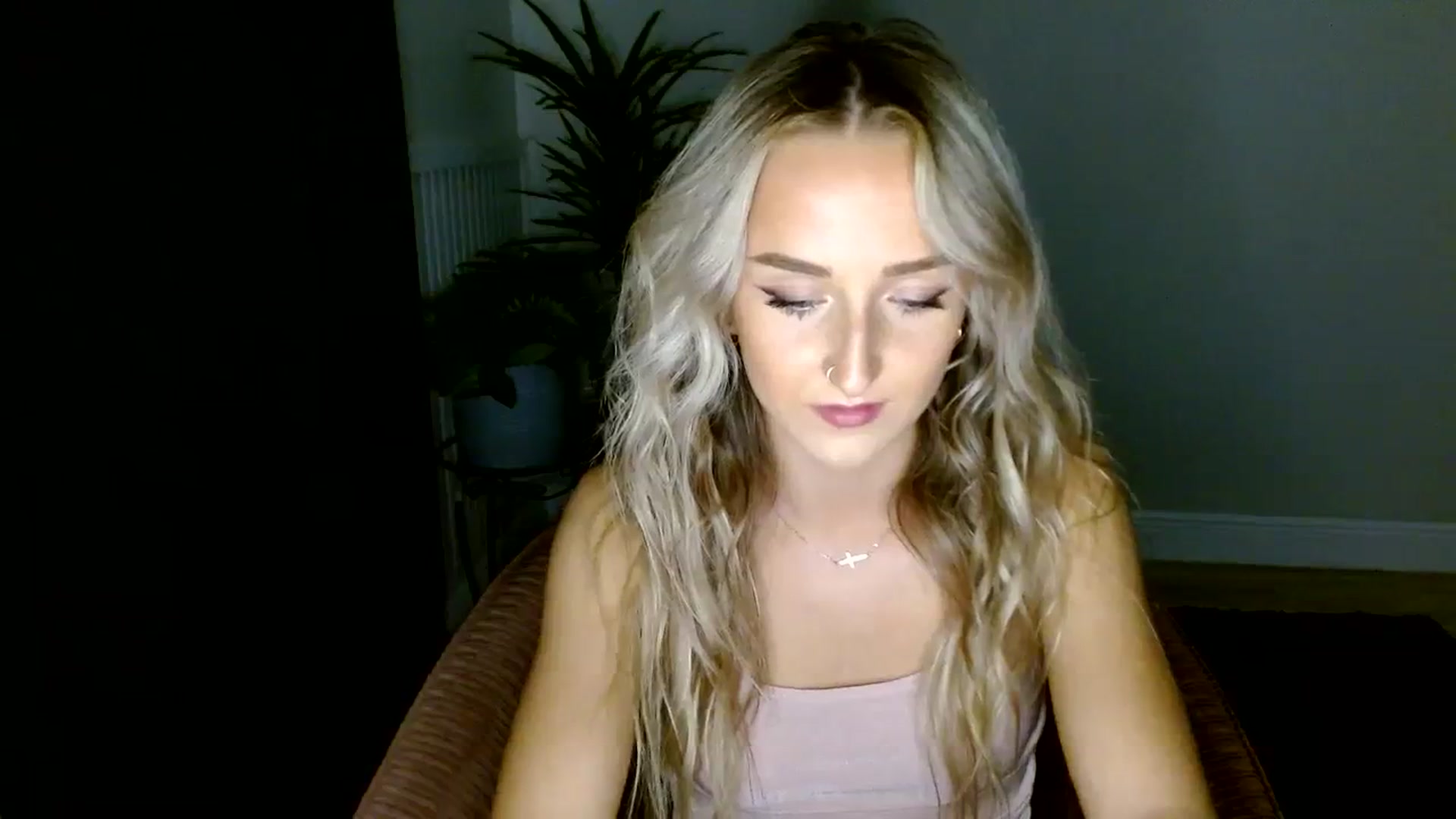 Gallery image thumbnail from Sandiecheeks's myfreecams stream on, 11/16/2023, 03:31 image 16 of 20
