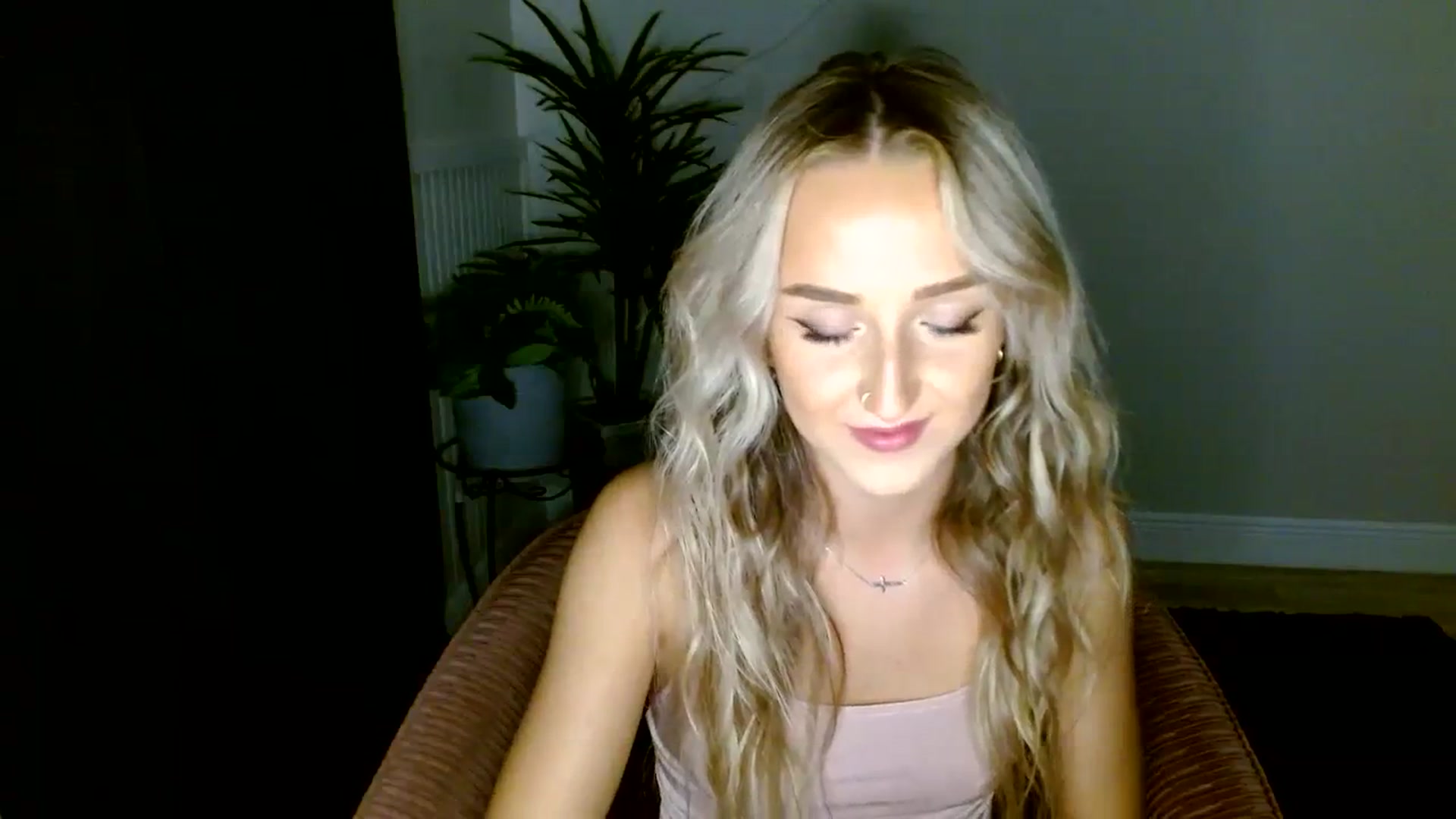 Gallery image thumbnail from Sandiecheeks's myfreecams stream on, 11/16/2023, 03:31 image 19 of 20