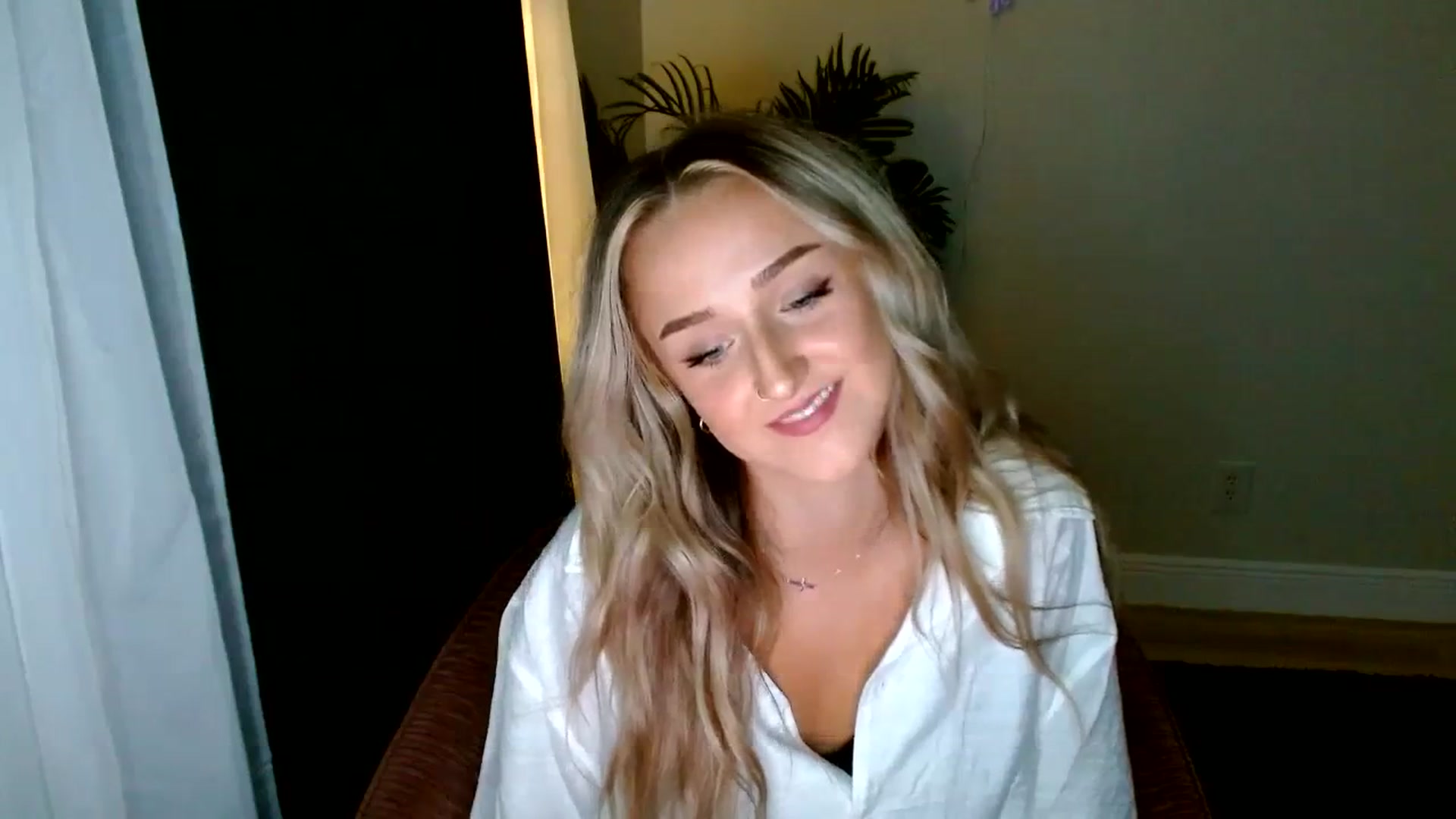 Gallery image thumbnail from Sandiecheeks's myfreecams stream on, 12/12/2023, 04:38 image 4 of 20