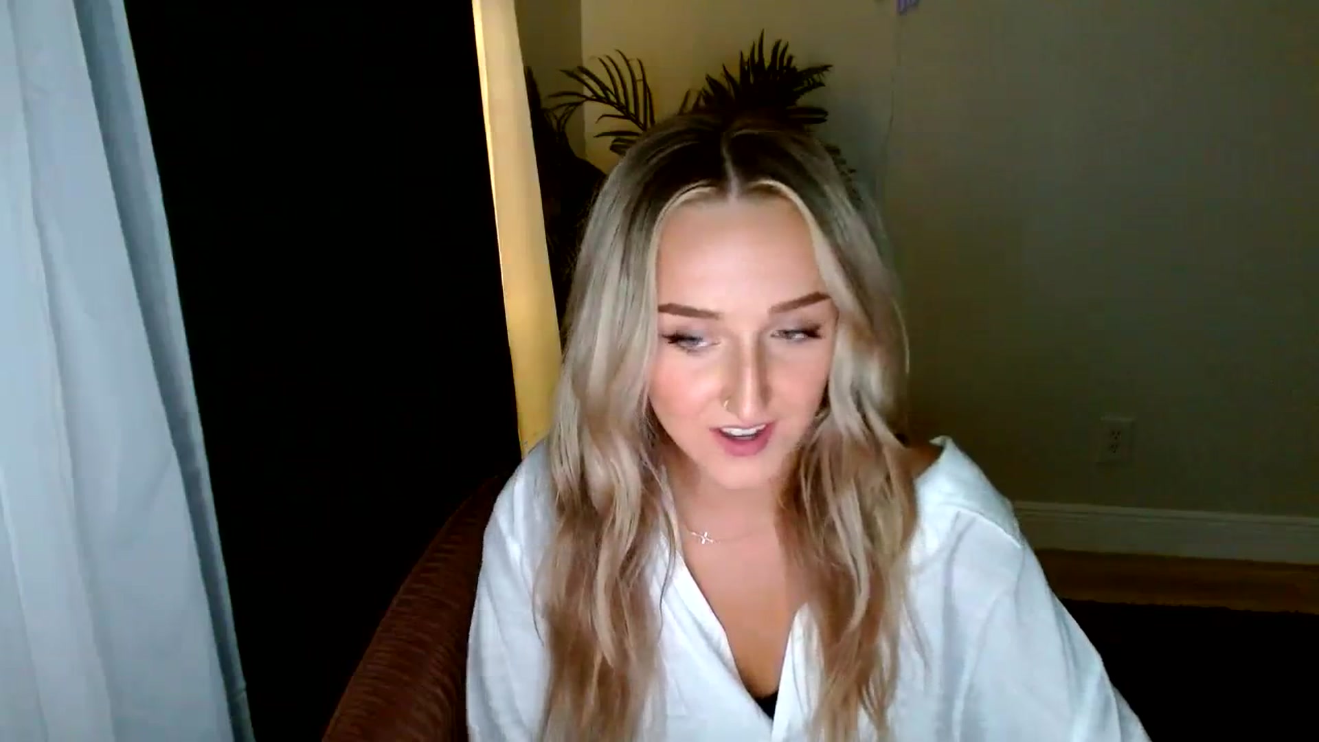 Gallery image thumbnail from Sandiecheeks's myfreecams stream on, 12/12/2023, 04:38 image 11 of 20