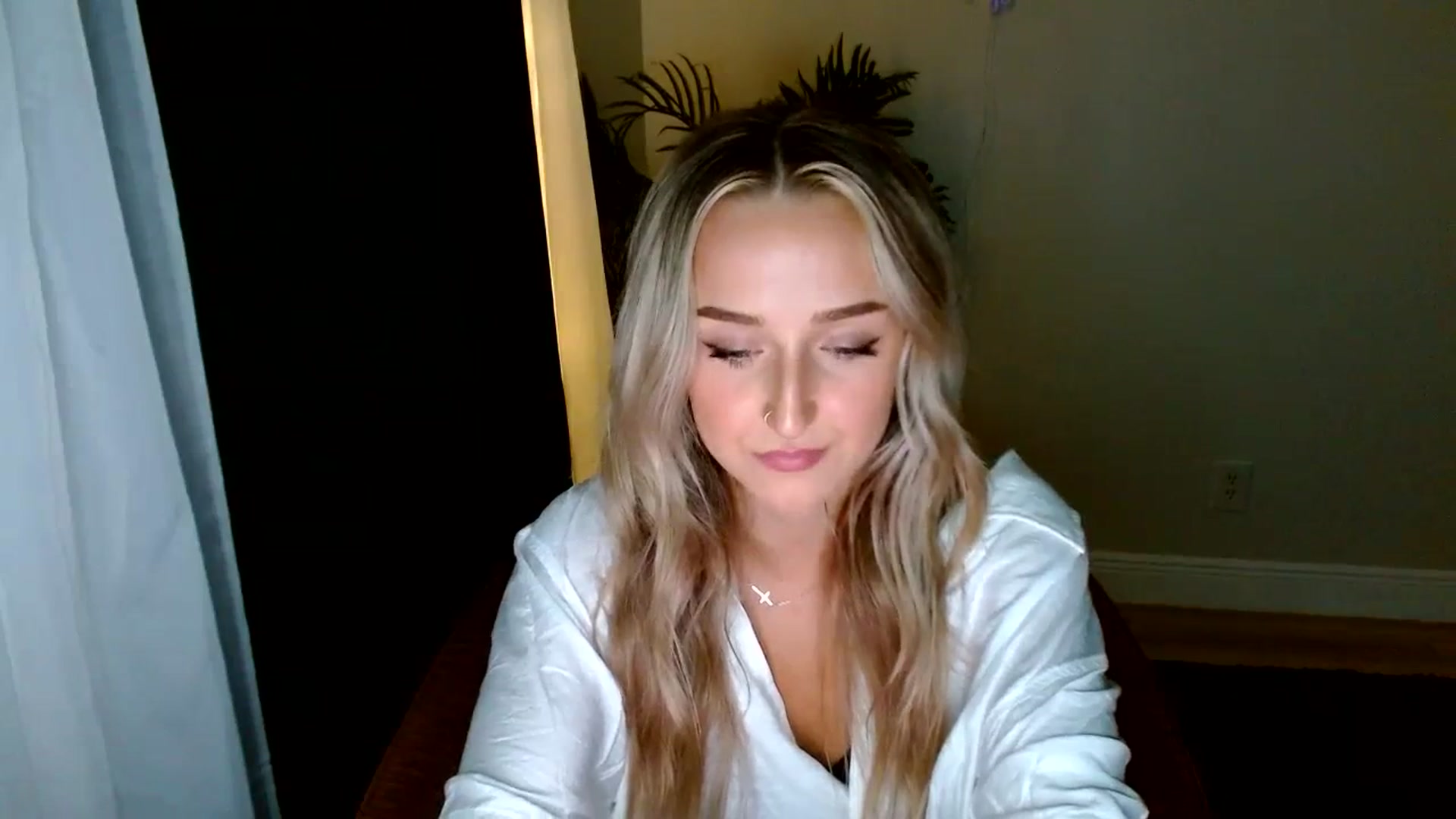 Gallery image thumbnail from Sandiecheeks's myfreecams stream on, 12/12/2023, 04:38 image 12 of 20