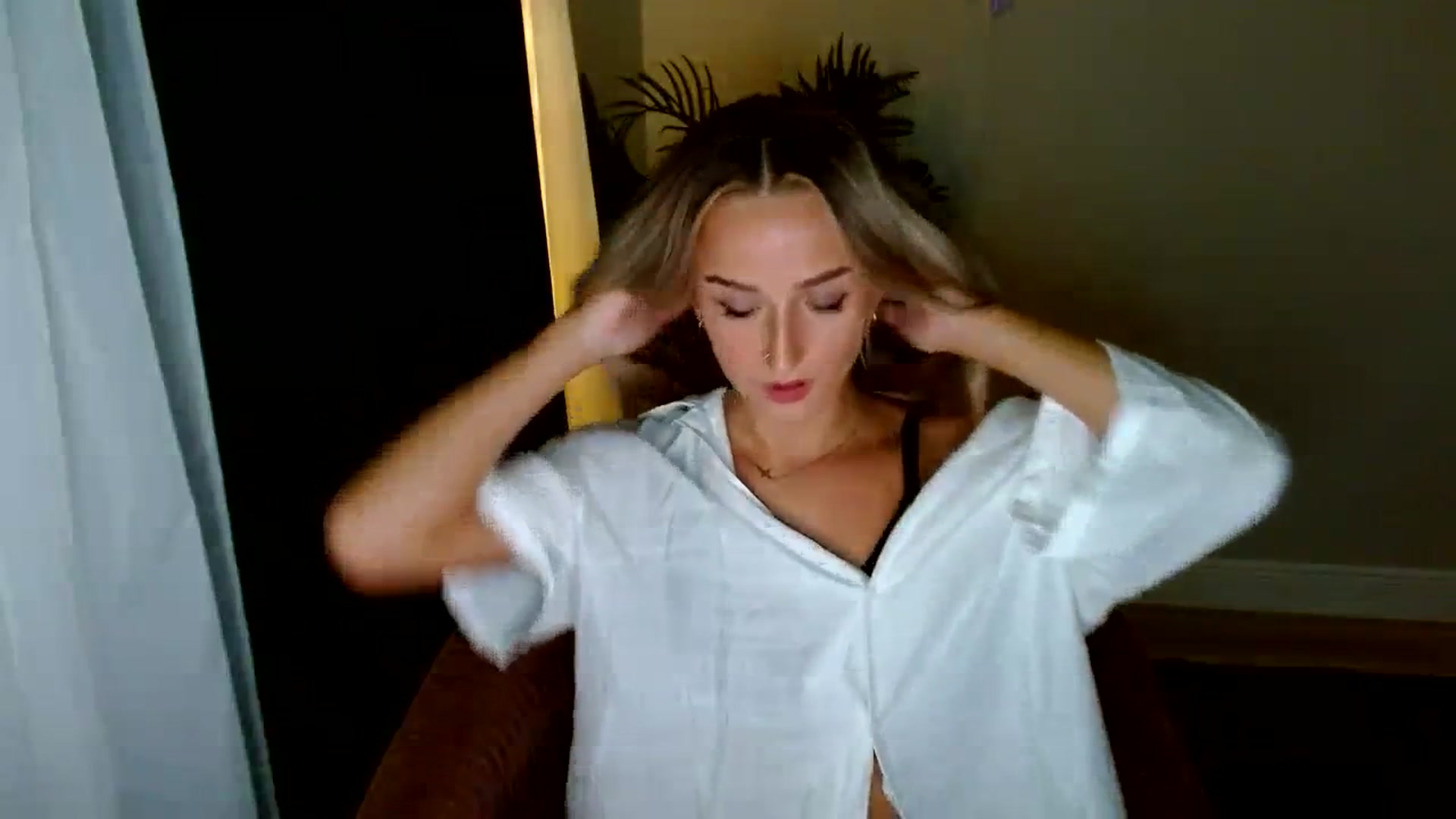 Gallery image thumbnail from Sandiecheeks's myfreecams stream on, 12/12/2023, 04:38 image 15 of 20