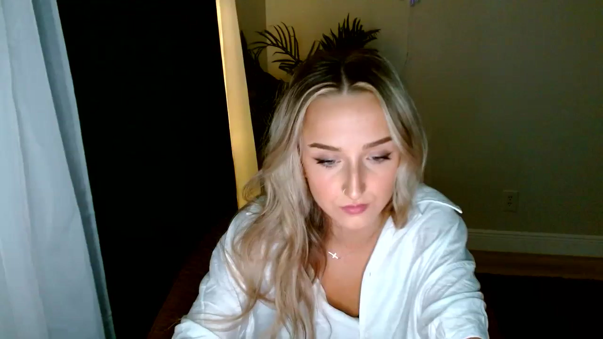 Gallery image thumbnail from Sandiecheeks's myfreecams stream on, 12/12/2023, 04:38 image 19 of 20