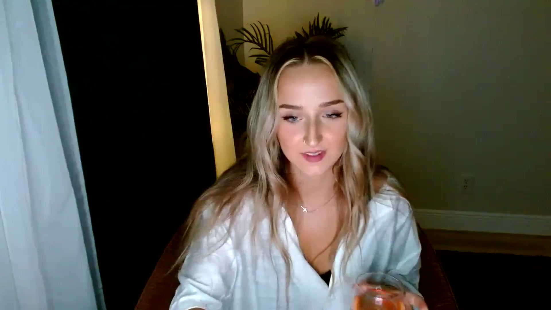 Gallery image thumbnail from Sandiecheeks's myfreecams stream on, 12/12/2023, 04:38 image 7 of 20