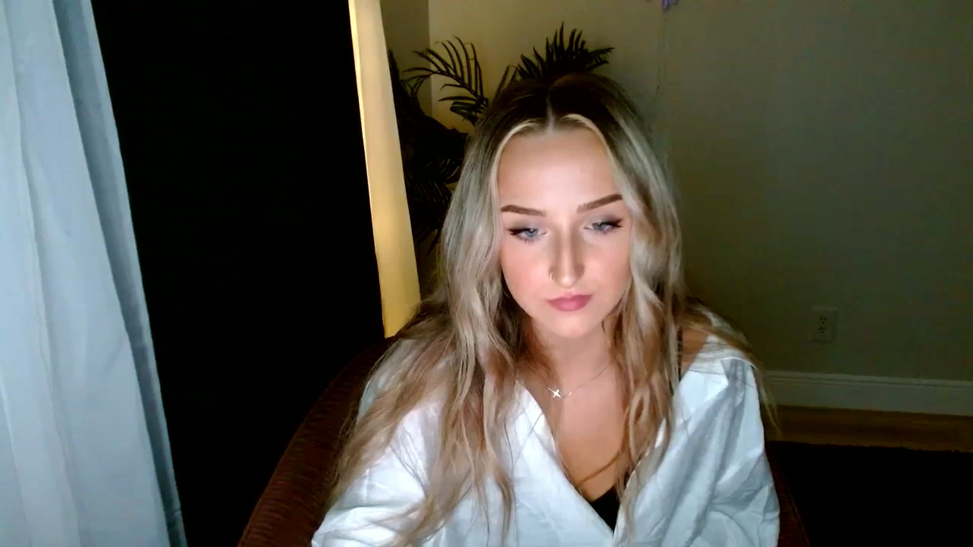 Gallery image thumbnail from Sandiecheeks's myfreecams stream on, 12/12/2023, 04:38 image 8 of 20
