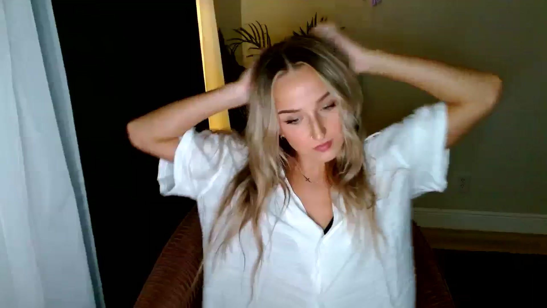 Gallery image thumbnail from Sandiecheeks's myfreecams stream on, 12/12/2023, 04:38 image 3 of 20