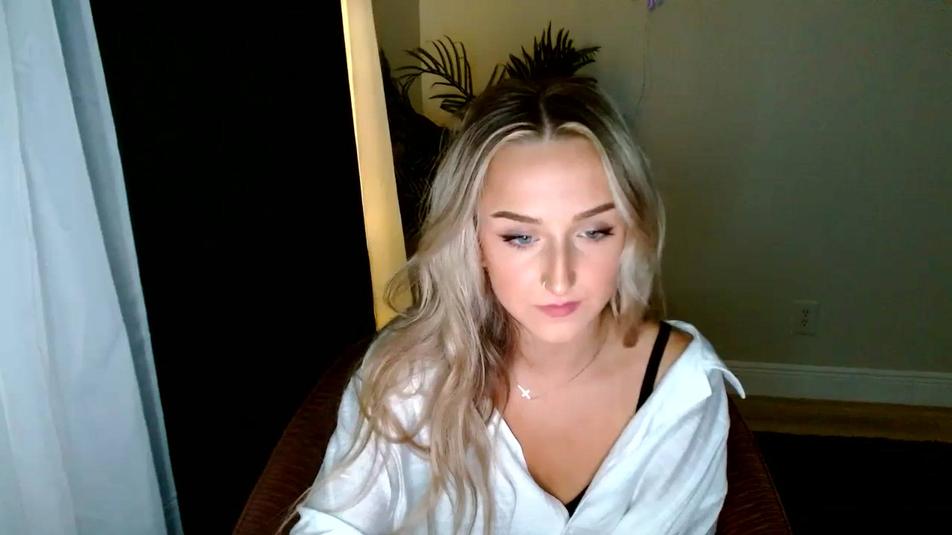 Gallery image thumbnail from Sandiecheeks's myfreecams stream on, 12/12/2023, 04:38 image 17 of 20