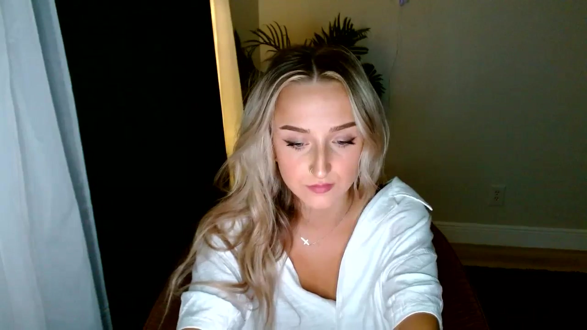Gallery image thumbnail from Sandiecheeks's myfreecams stream on, 12/12/2023, 04:38 image 16 of 20