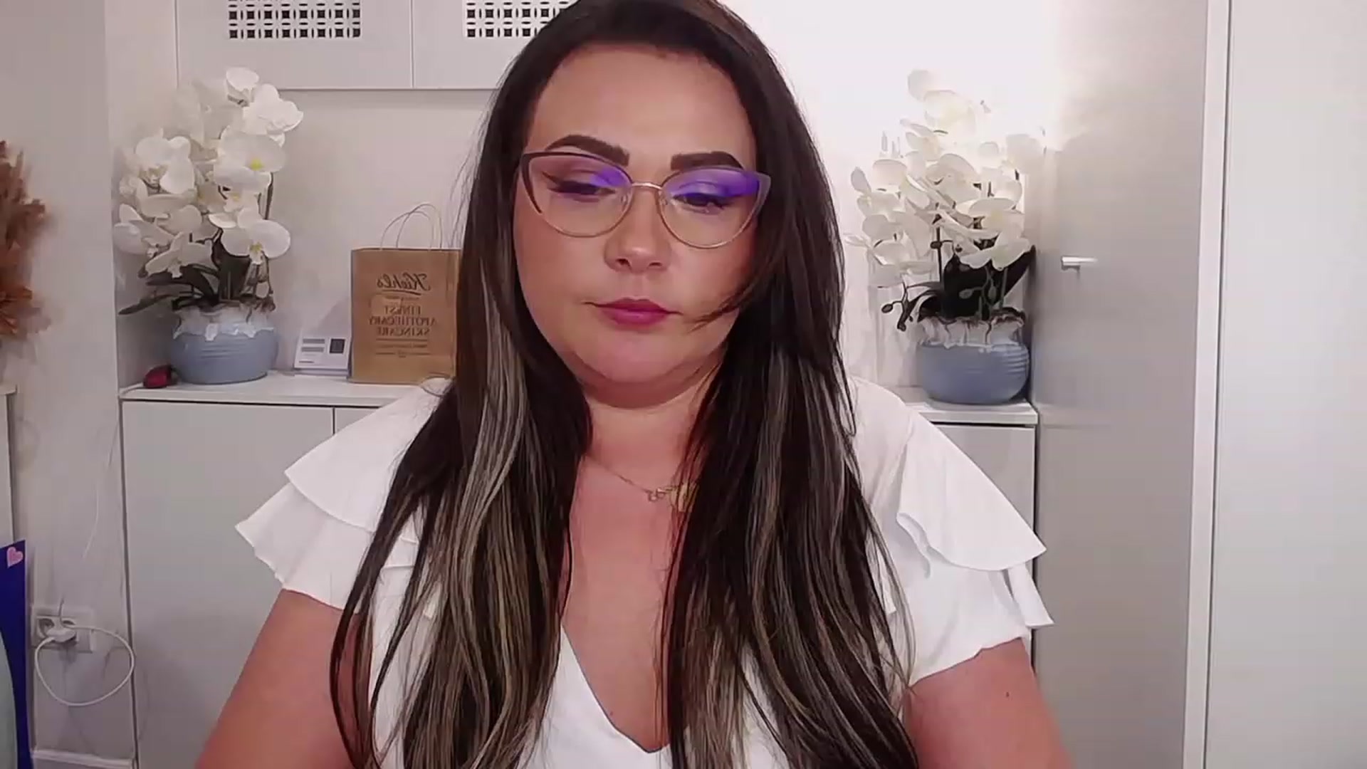 Gallery image thumbnail from SandraBloom's myfreecams stream on, 07/10/2023, 01:51 image 12 of 20