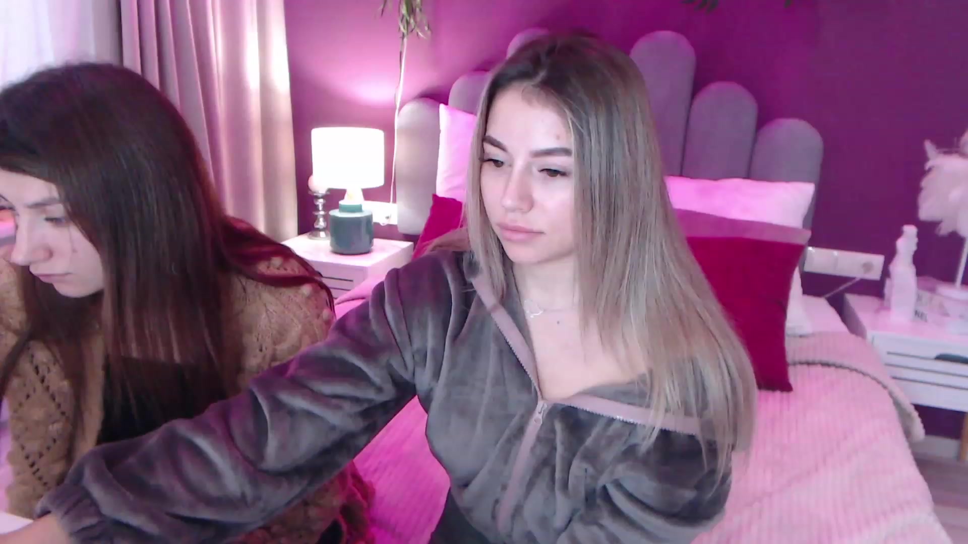 Gallery image thumbnail from SandraFitt's myfreecams stream on, 12/11/2022, 09:54 image 8 of 20