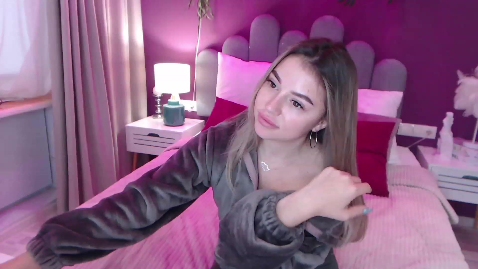 Gallery image thumbnail from SandraFitt's myfreecams stream on, 12/11/2022, 09:54 image 13 of 20