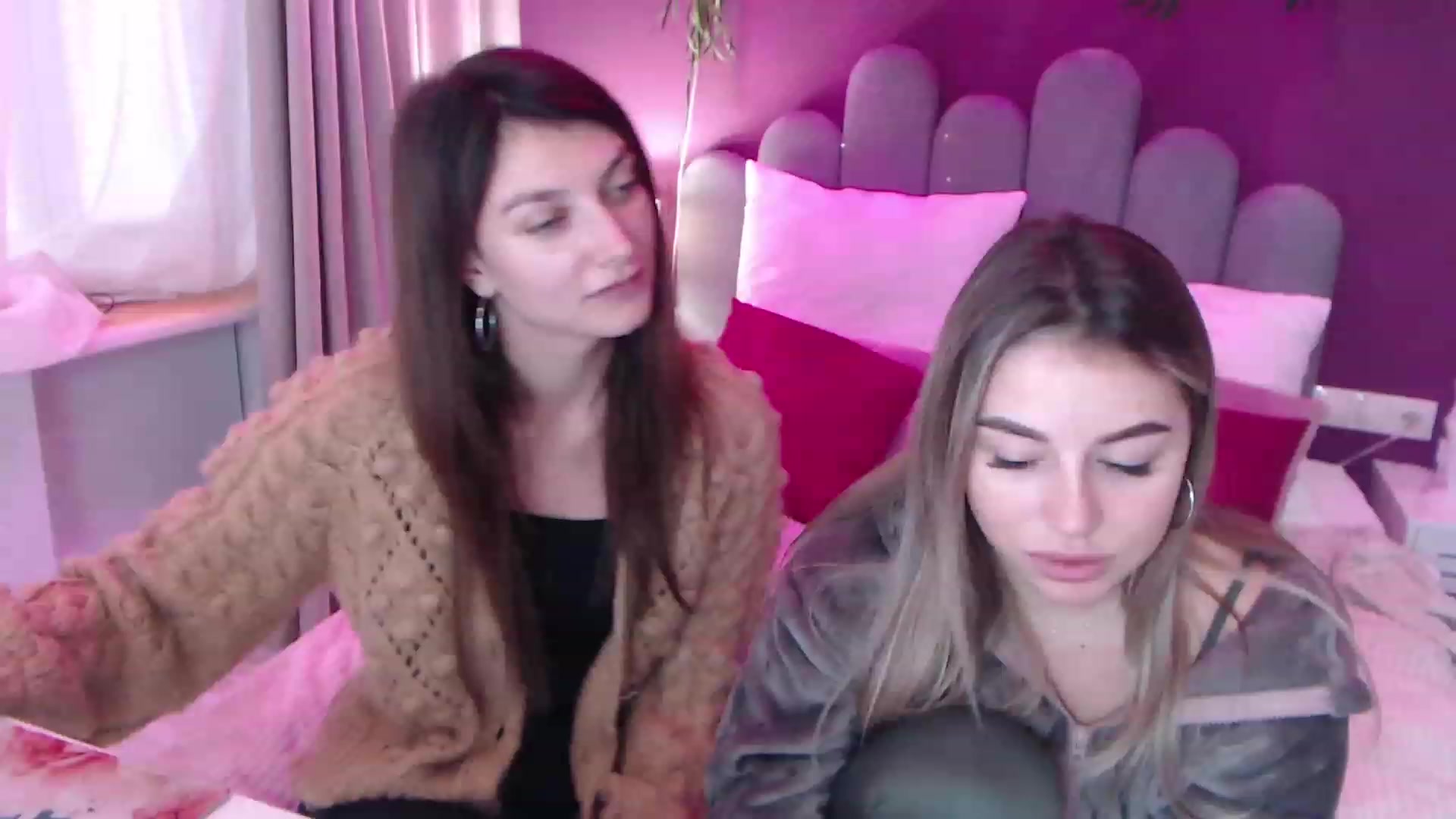Gallery image thumbnail from SandraFitt's myfreecams stream on, 12/11/2022, 11:16 image 5 of 20