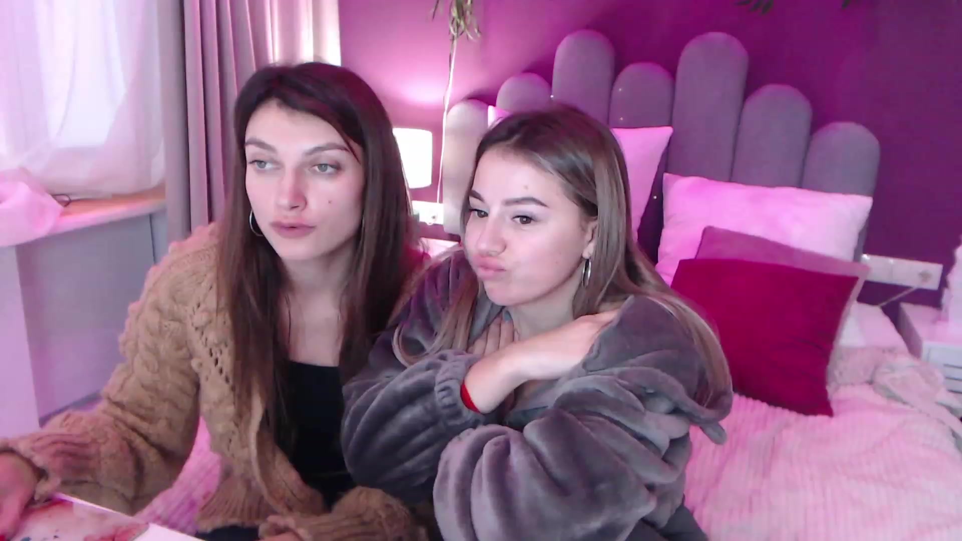 Gallery image thumbnail from SandraFitt's myfreecams stream on, 12/11/2022, 11:16 image 15 of 20