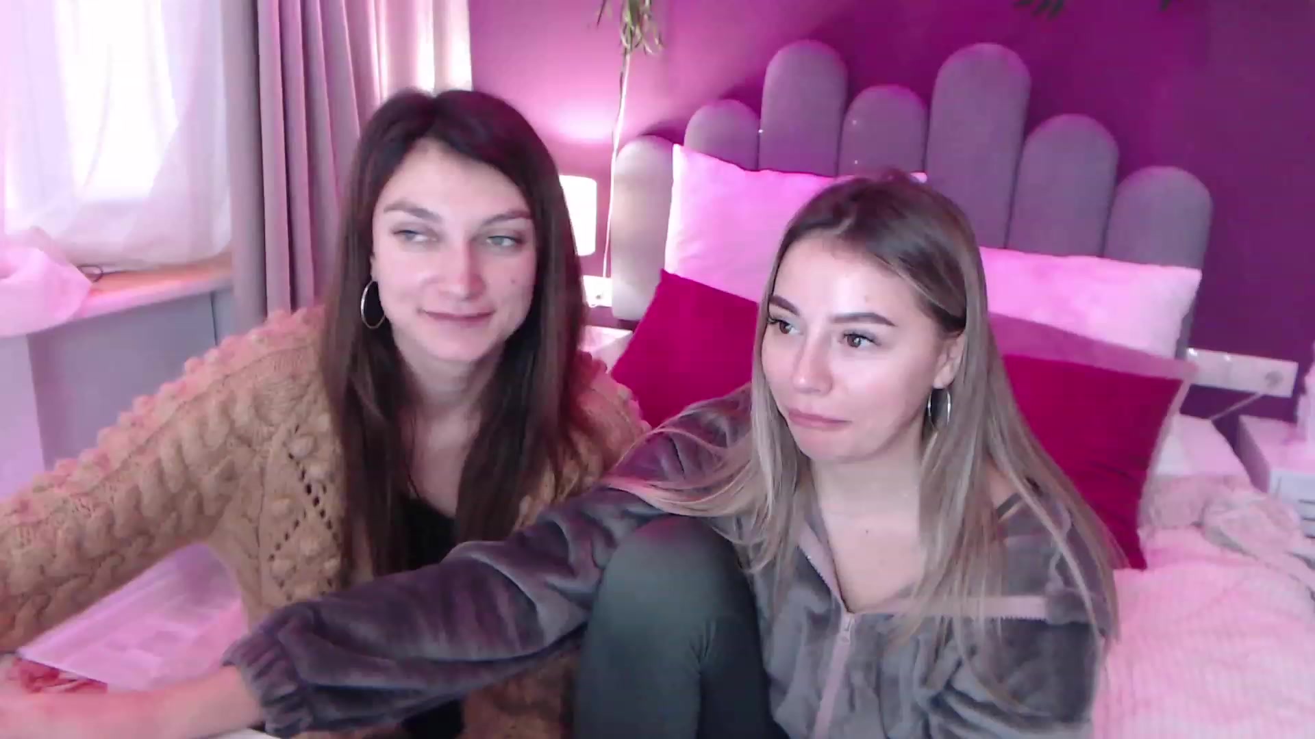 Gallery image thumbnail from SandraFitt's myfreecams stream on, 12/11/2022, 11:16 image 4 of 20