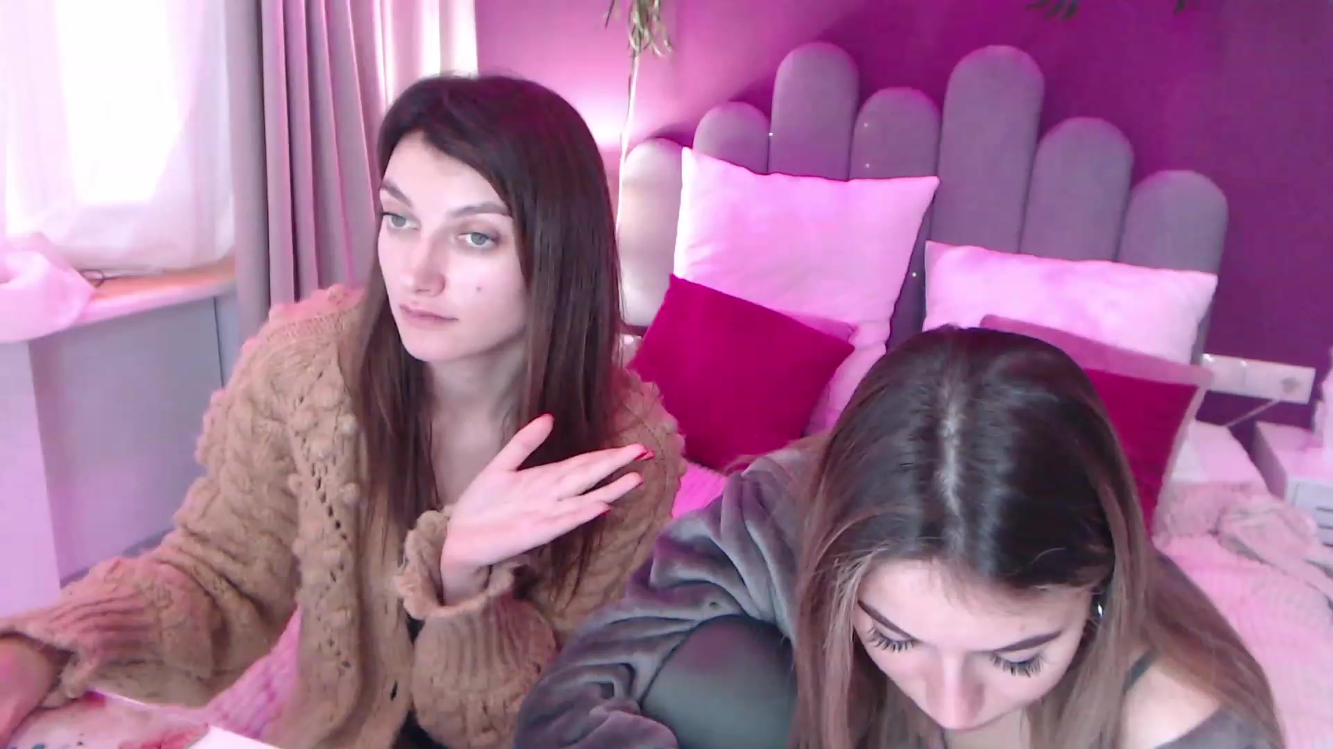 Gallery image thumbnail from SandraFitt's myfreecams stream on, 12/11/2022, 11:16 image 8 of 20