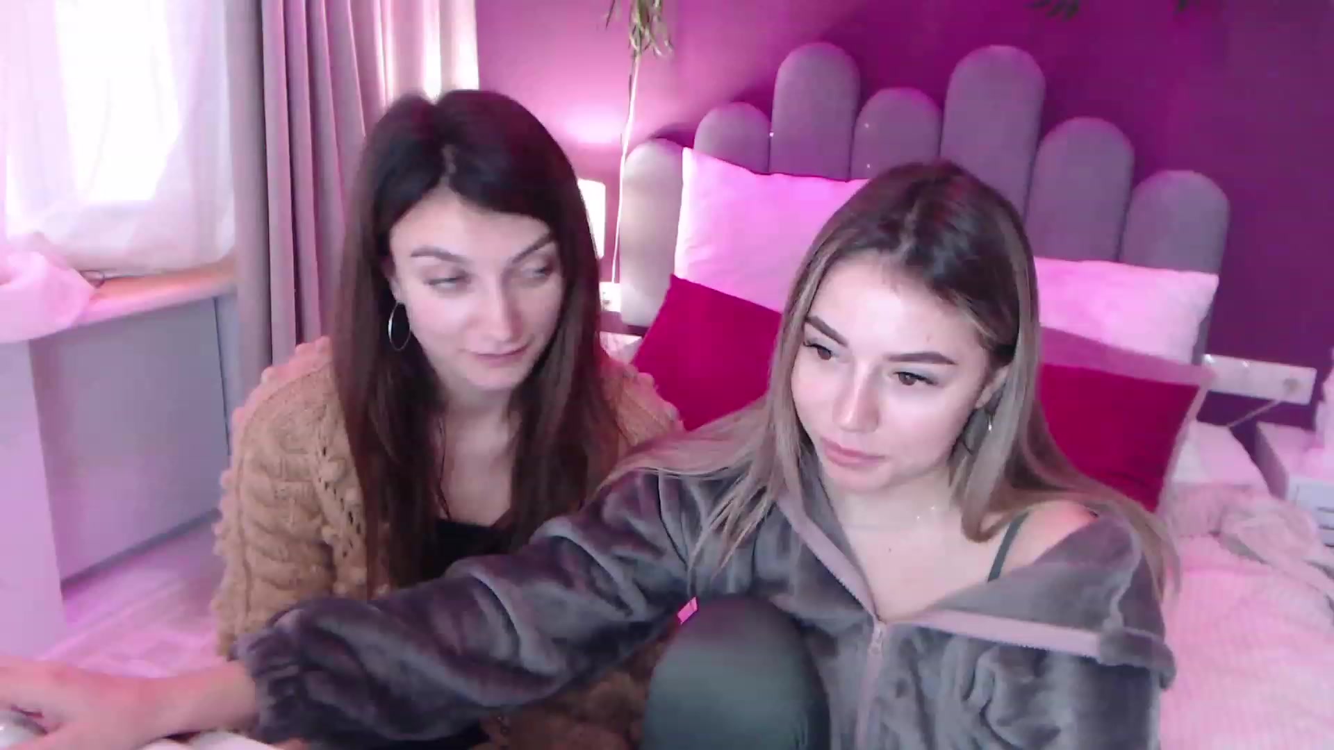 Gallery image thumbnail from SandraFitt's myfreecams stream on, 12/11/2022, 11:16 image 9 of 20