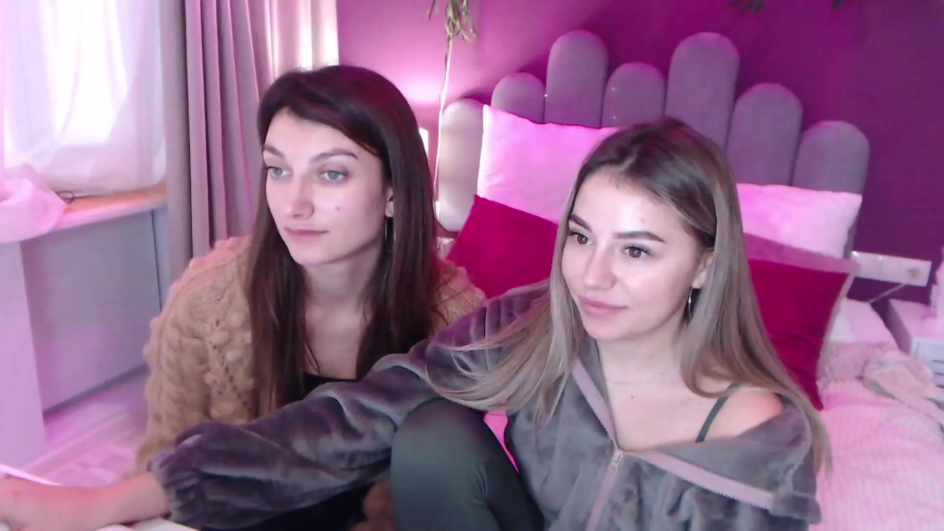 Gallery image thumbnail from SandraFitt's myfreecams stream on, 12/11/2022, 11:16 image 10 of 20