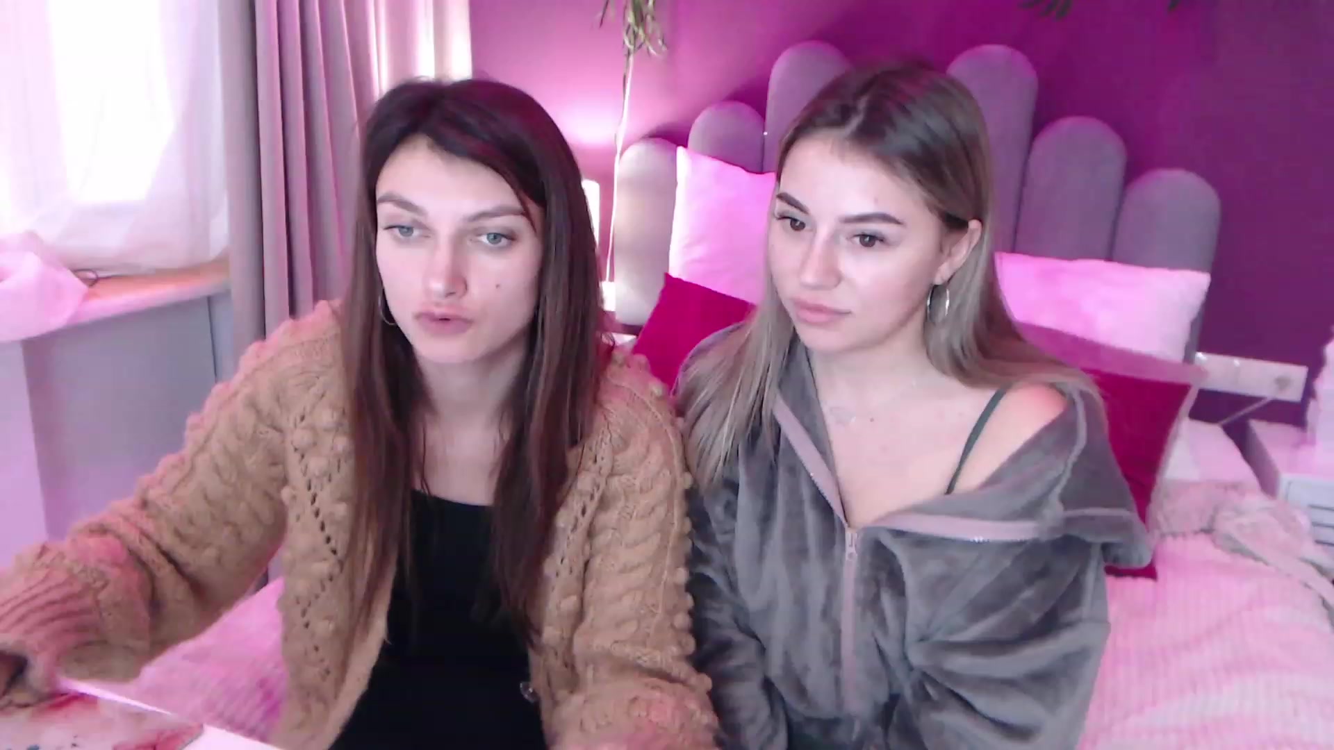 Gallery image thumbnail from SandraFitt's myfreecams stream on, 12/11/2022, 11:16 image 20 of 20