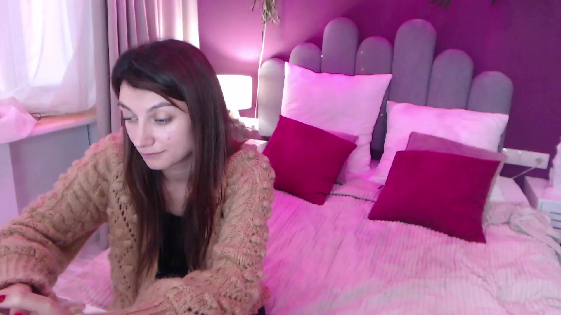 Gallery image thumbnail from SandraFitt's myfreecams stream on, 12/11/2022, 11:16 image 18 of 20