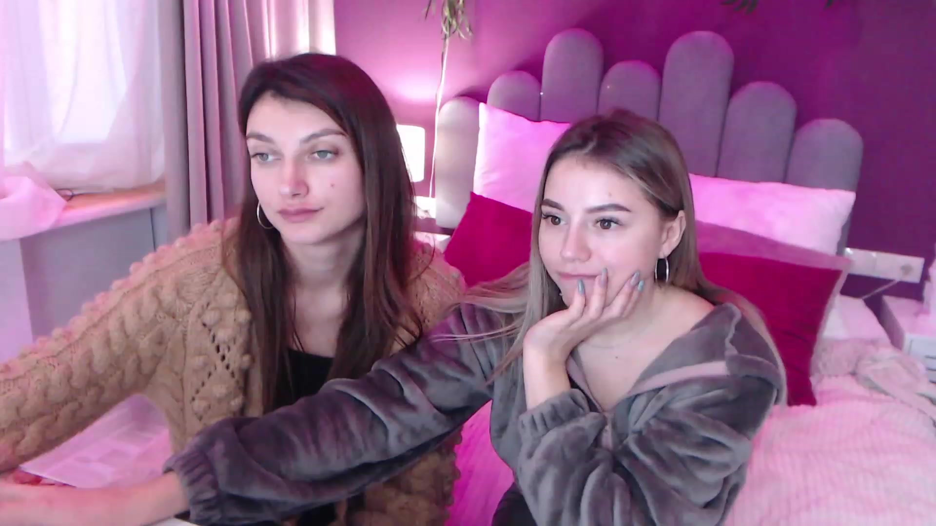 Gallery image thumbnail from SandraFitt's myfreecams stream on, 12/11/2022, 11:16 image 2 of 20