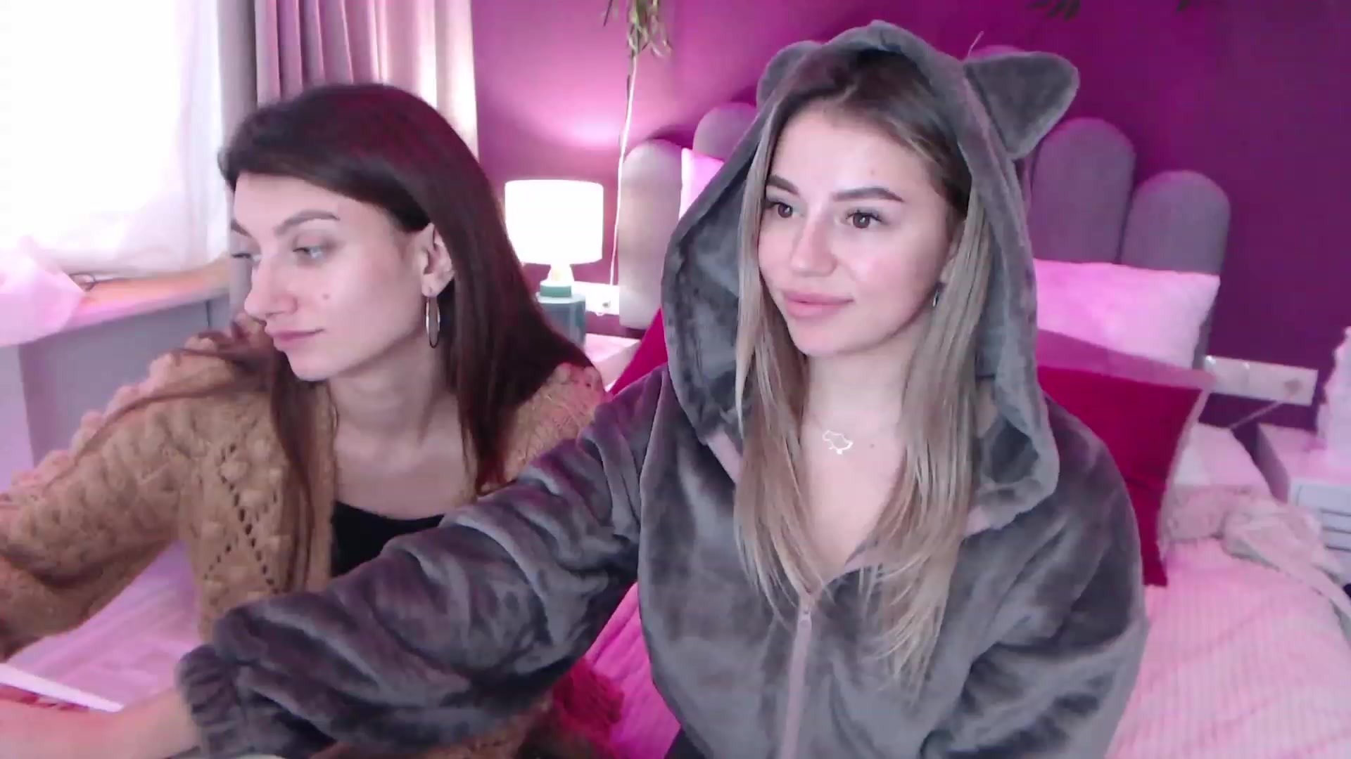 Gallery image thumbnail from SandraFitt's myfreecams stream on, 12/11/2022, 12:08 image 6 of 20