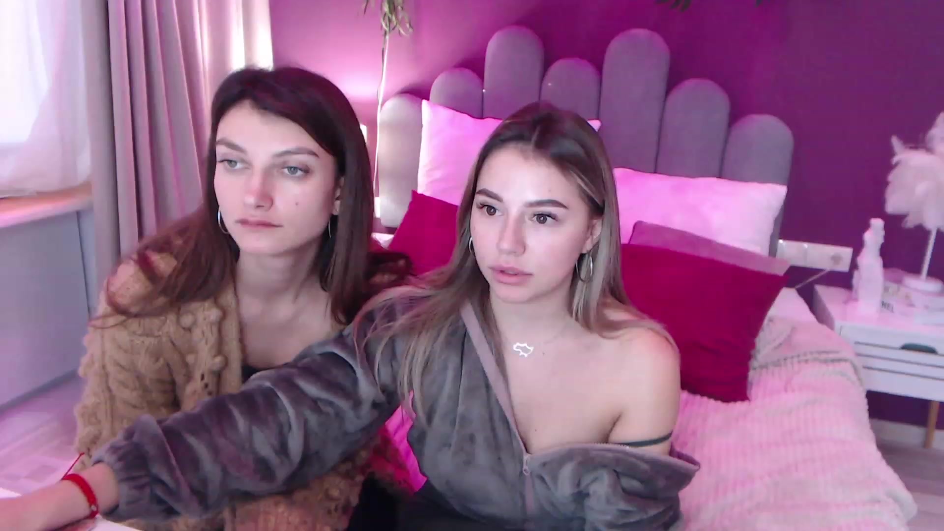 Gallery image thumbnail from SandraFitt's myfreecams stream on, 12/11/2022, 12:57 image 20 of 20