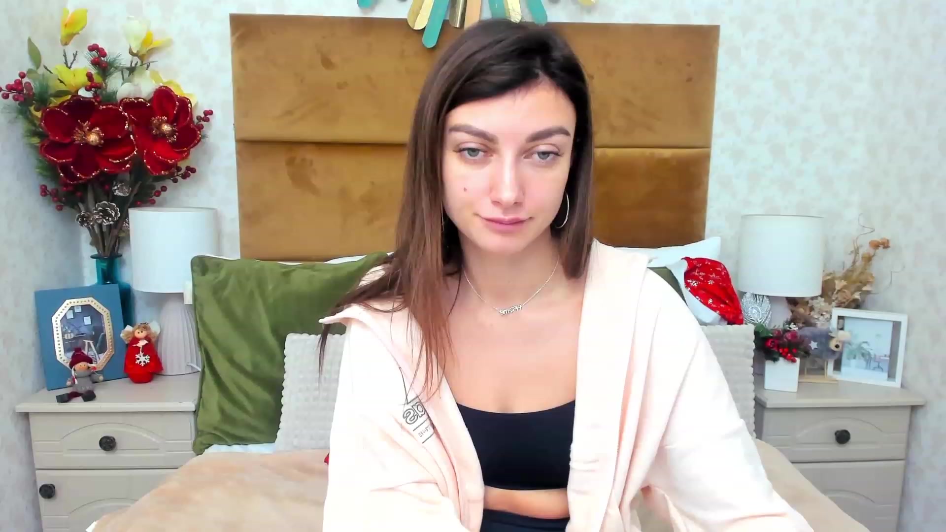 Gallery image thumbnail from SandraFitt's myfreecams stream on, 12/16/2022, 09:59 image 8 of 20