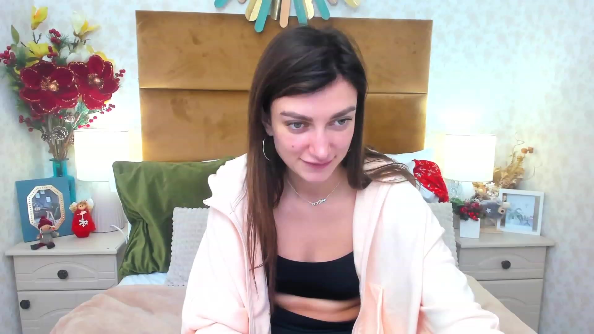 Gallery image thumbnail from SandraFitt's myfreecams stream on, 12/16/2022, 12:13 image 10 of 20