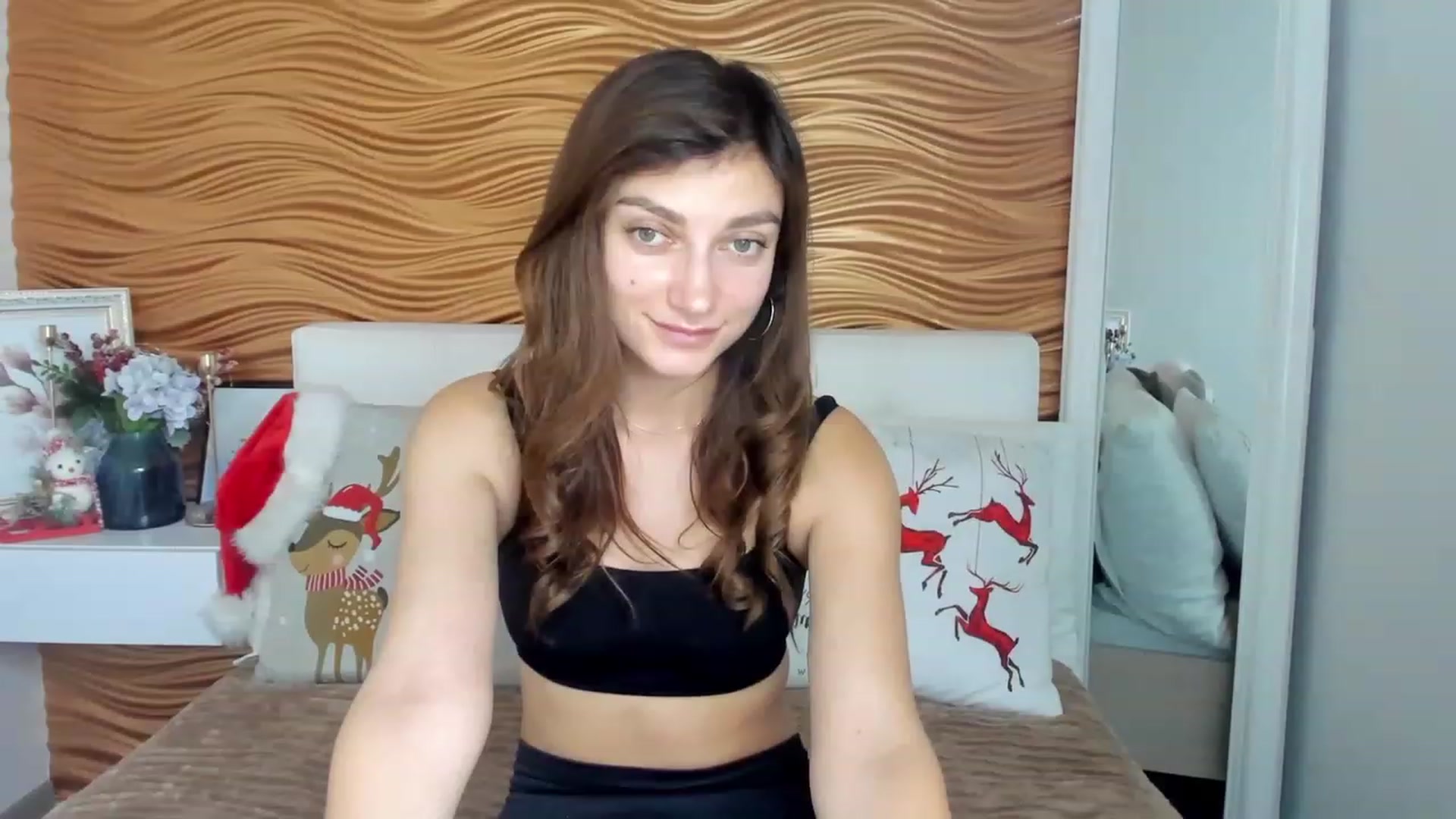 Gallery image thumbnail from SandraFitt's myfreecams stream on, 12/18/2022, 12:45 image 10 of 20