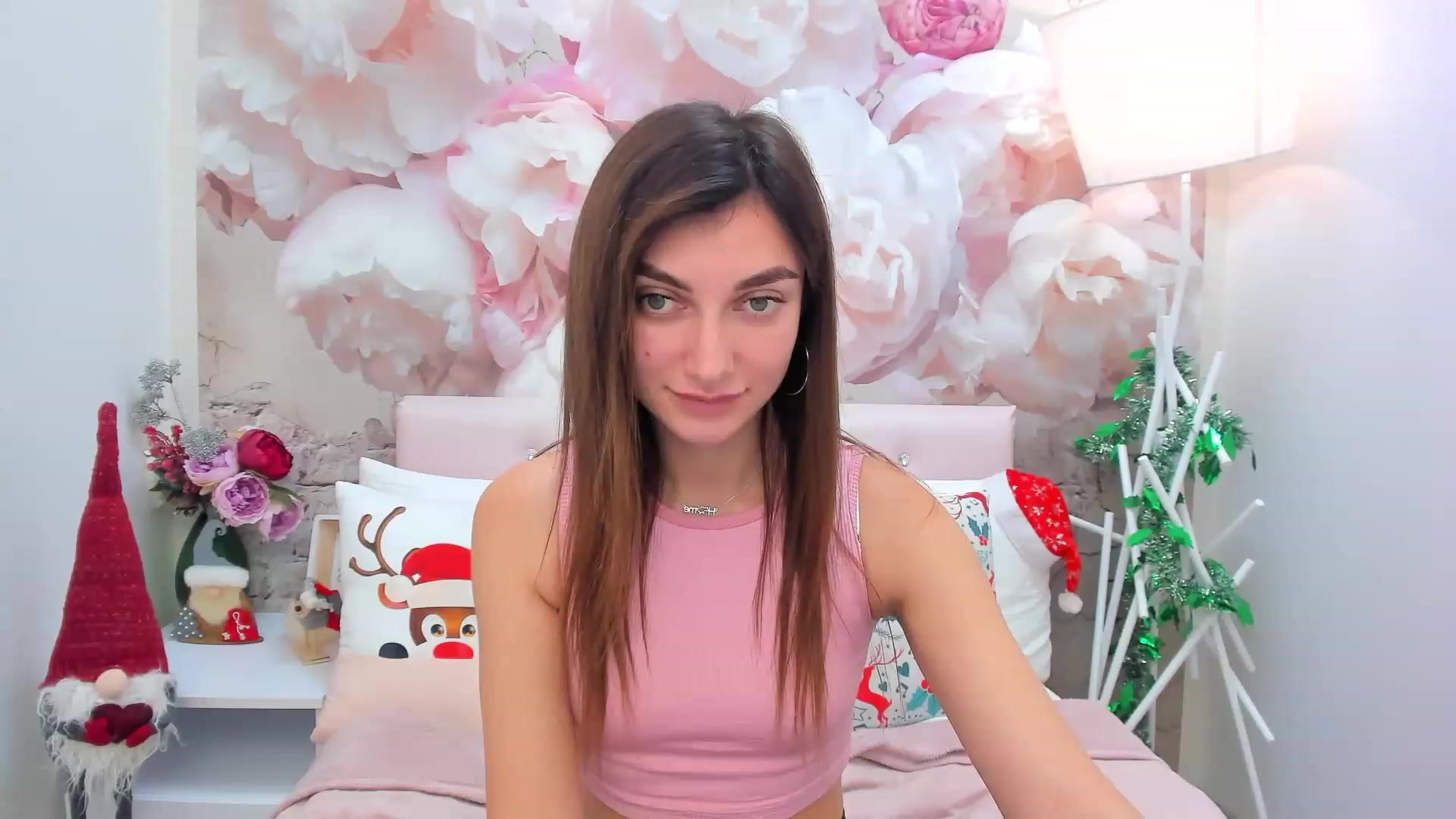 Gallery image thumbnail from SandraFitt's myfreecams stream on, 12/24/2022, 10:59 image 10 of 20