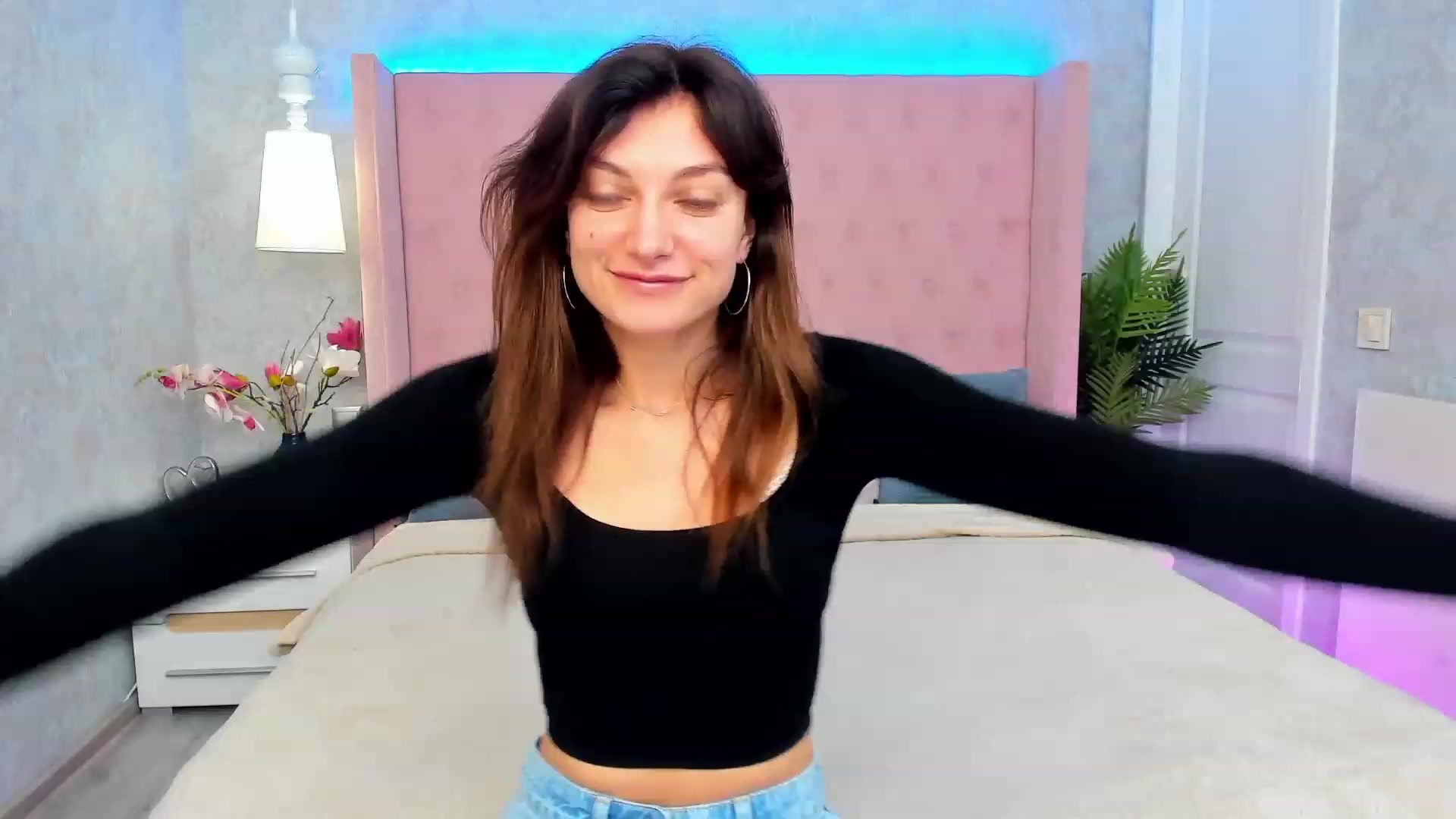Gallery image thumbnail from SandraFitt's myfreecams stream on, 02/01/2023, 13:00 image 14 of 20