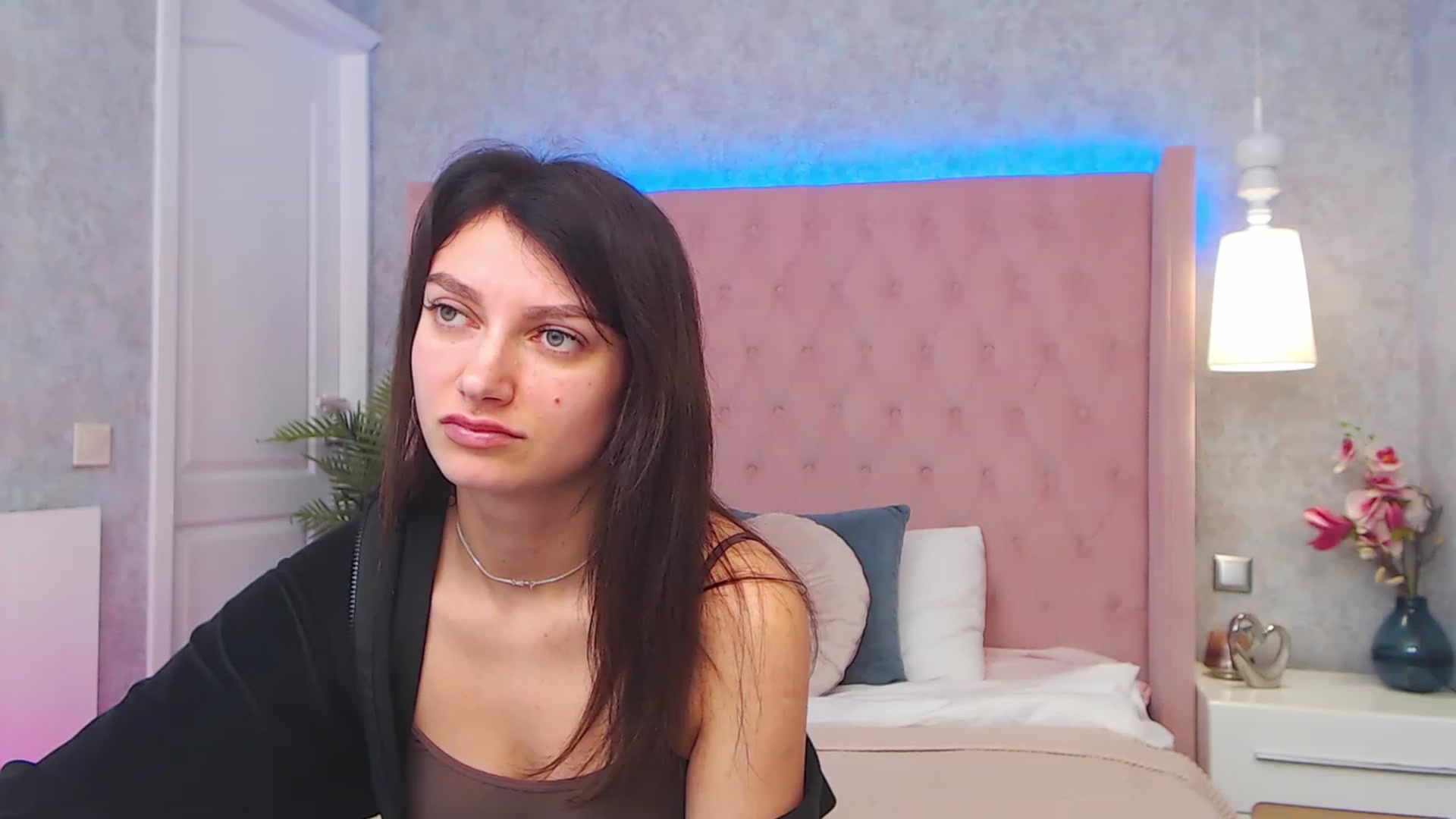 Gallery image thumbnail from SandraFitt's myfreecams stream on, 03/26/2023, 12:01 image 10 of 20