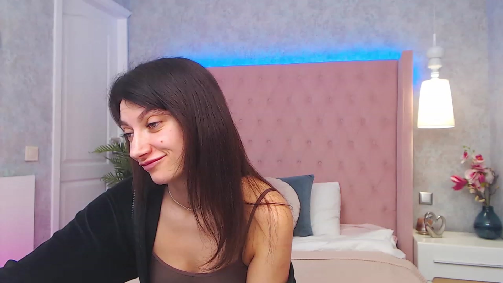 Gallery image thumbnail from SandraFitt's myfreecams stream on, 03/26/2023, 12:01 image 9 of 20
