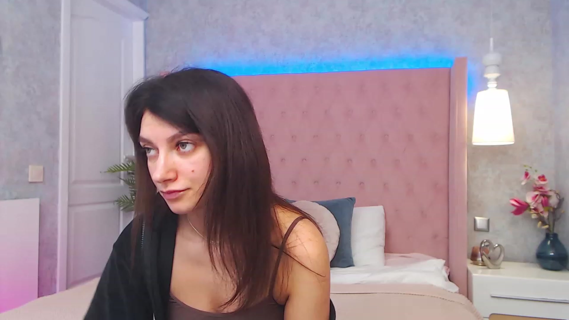 Gallery image thumbnail from SandraFitt's myfreecams stream on, 03/26/2023, 12:01 image 15 of 20