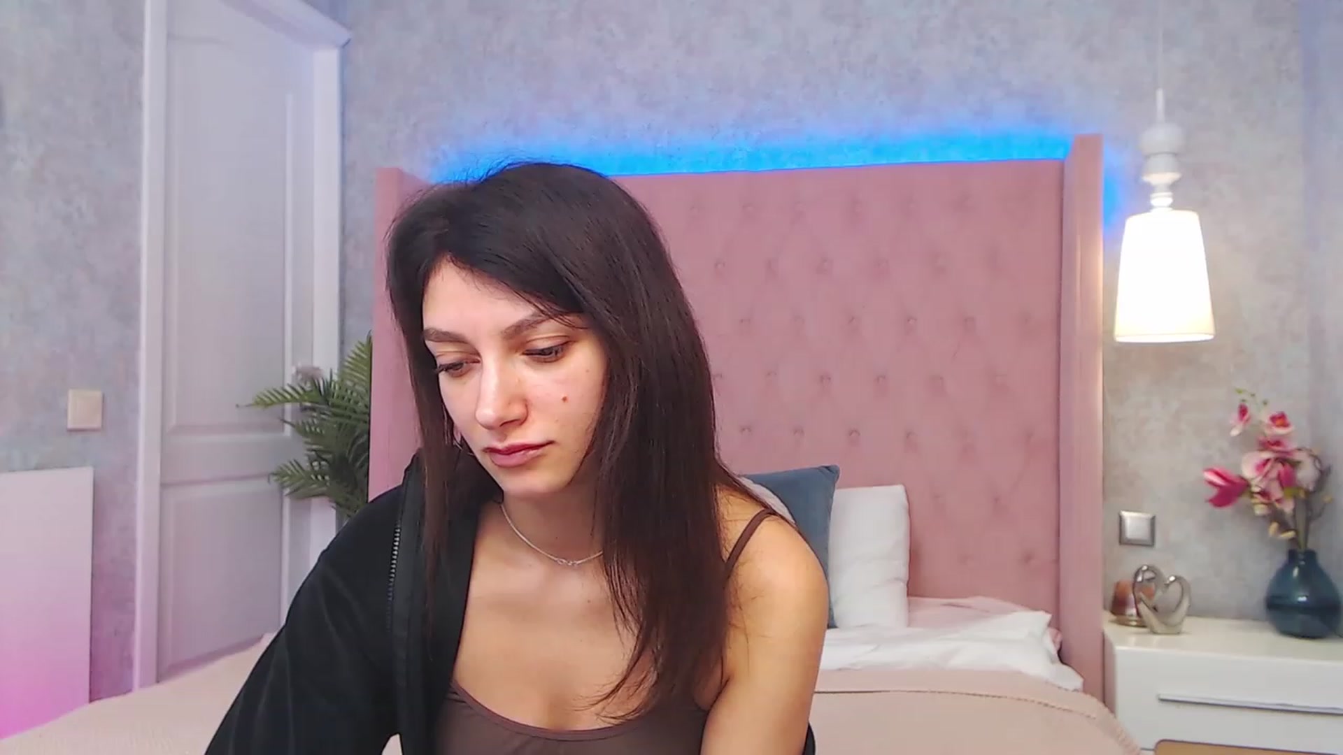 Gallery image thumbnail from SandraFitt's myfreecams stream on, 03/26/2023, 12:01 image 18 of 20