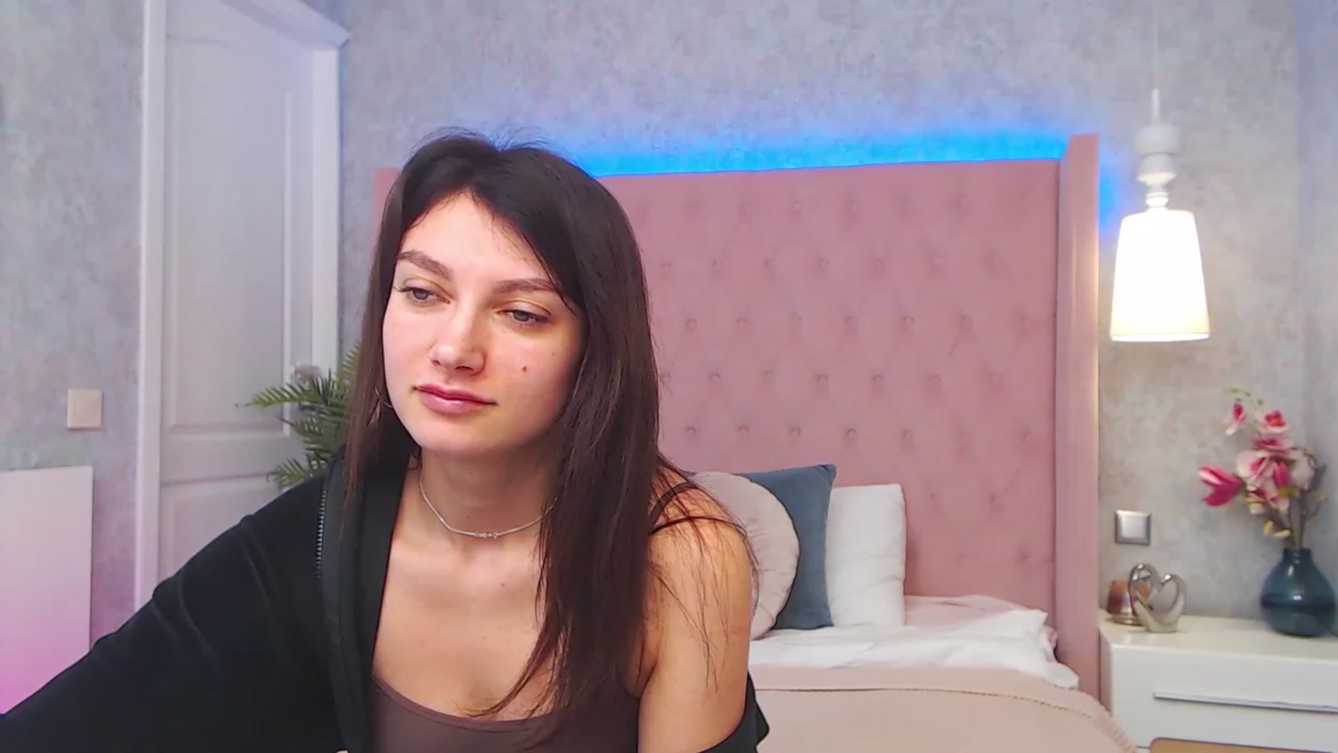 Gallery image thumbnail from SandraFitt's myfreecams stream on, 03/26/2023, 12:01 image 6 of 20