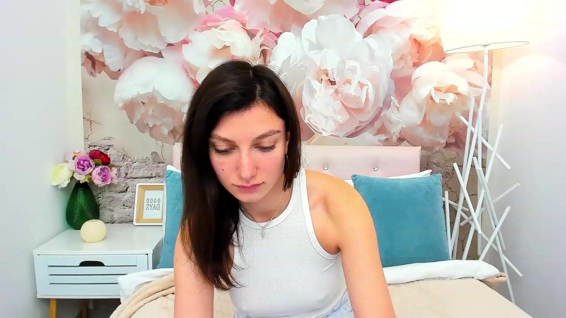 Gallery image thumbnail from SandraFitt's myfreecams stream on, 05/10/2023, 10:23 image 17 of 20