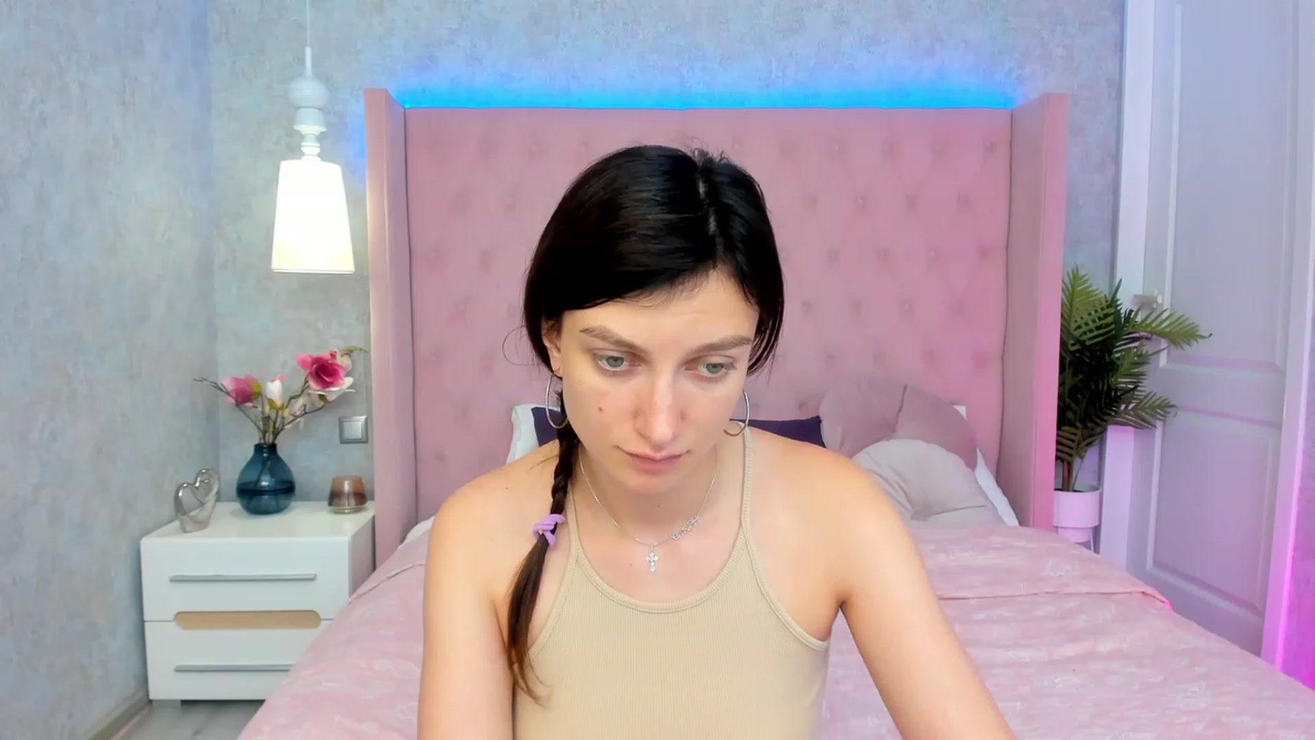 Gallery image thumbnail from SandraFitt's myfreecams stream on, 06/04/2023, 10:51 image 17 of 20
