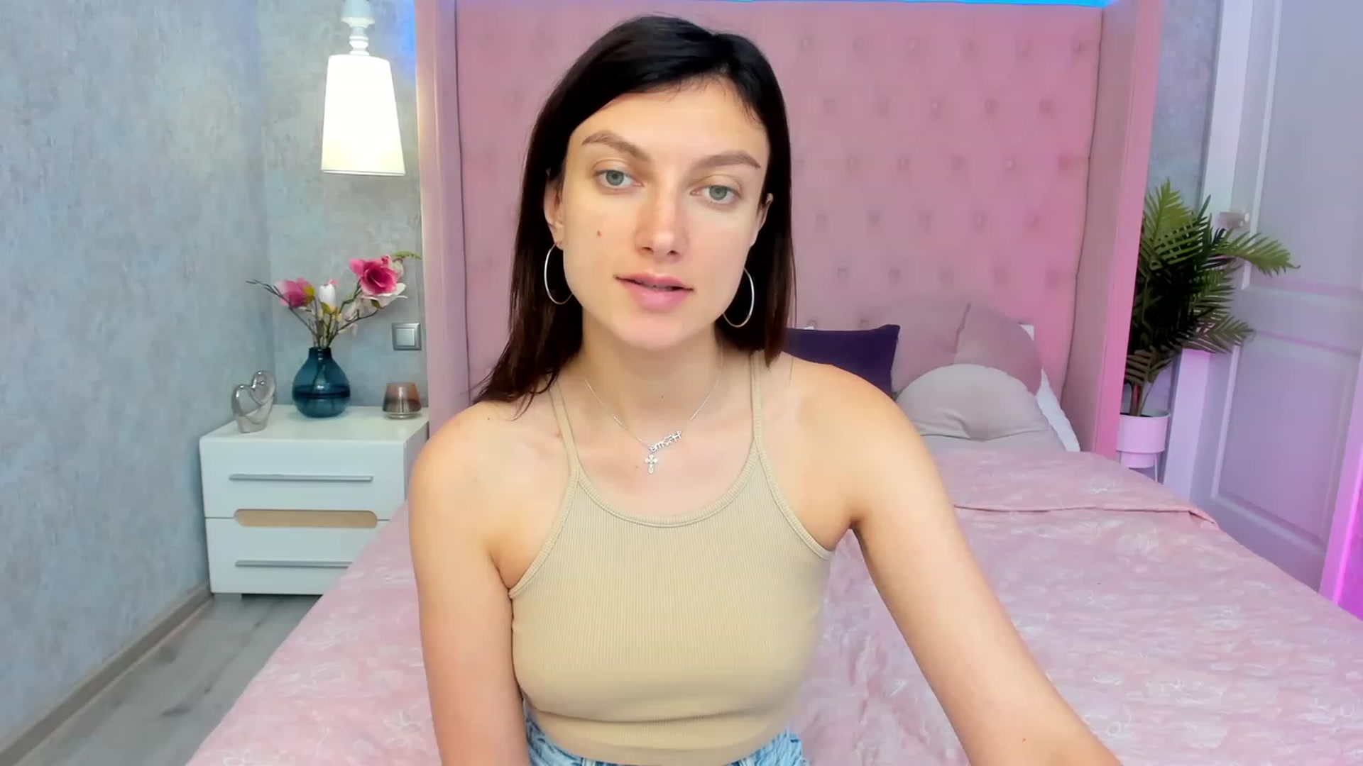 Gallery image thumbnail from SandraFitt's myfreecams stream on, 06/04/2023, 13:11 image 8 of 20