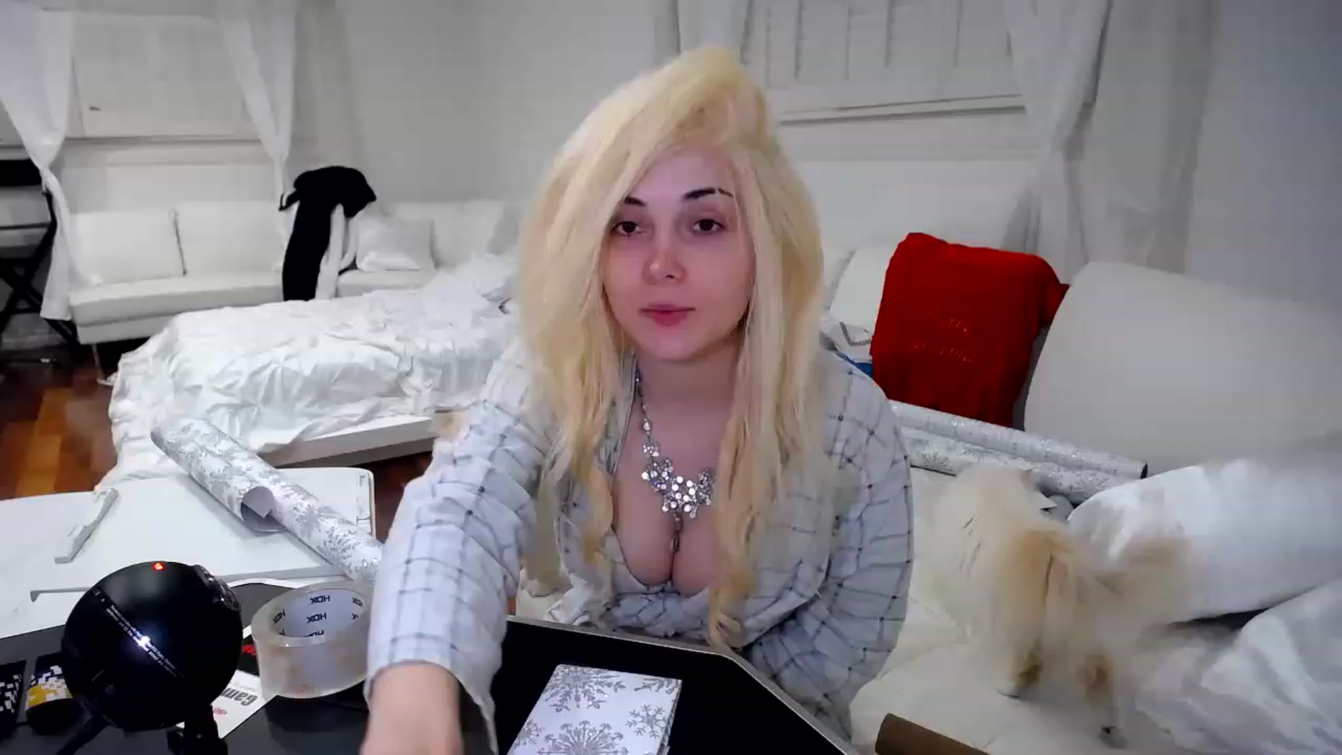 Gallery image thumbnail from SandraGPopa's myfreecams stream on, 12/24/2022, 11:58 image 1 of 20
