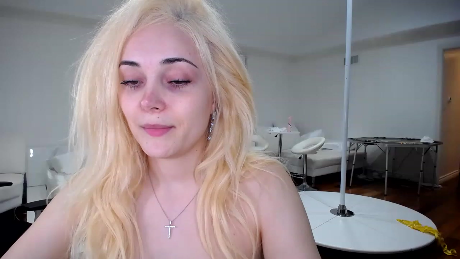 Gallery image thumbnail from SandraGPopa's myfreecams stream on, 01/12/2023, 07:51 image 15 of 20