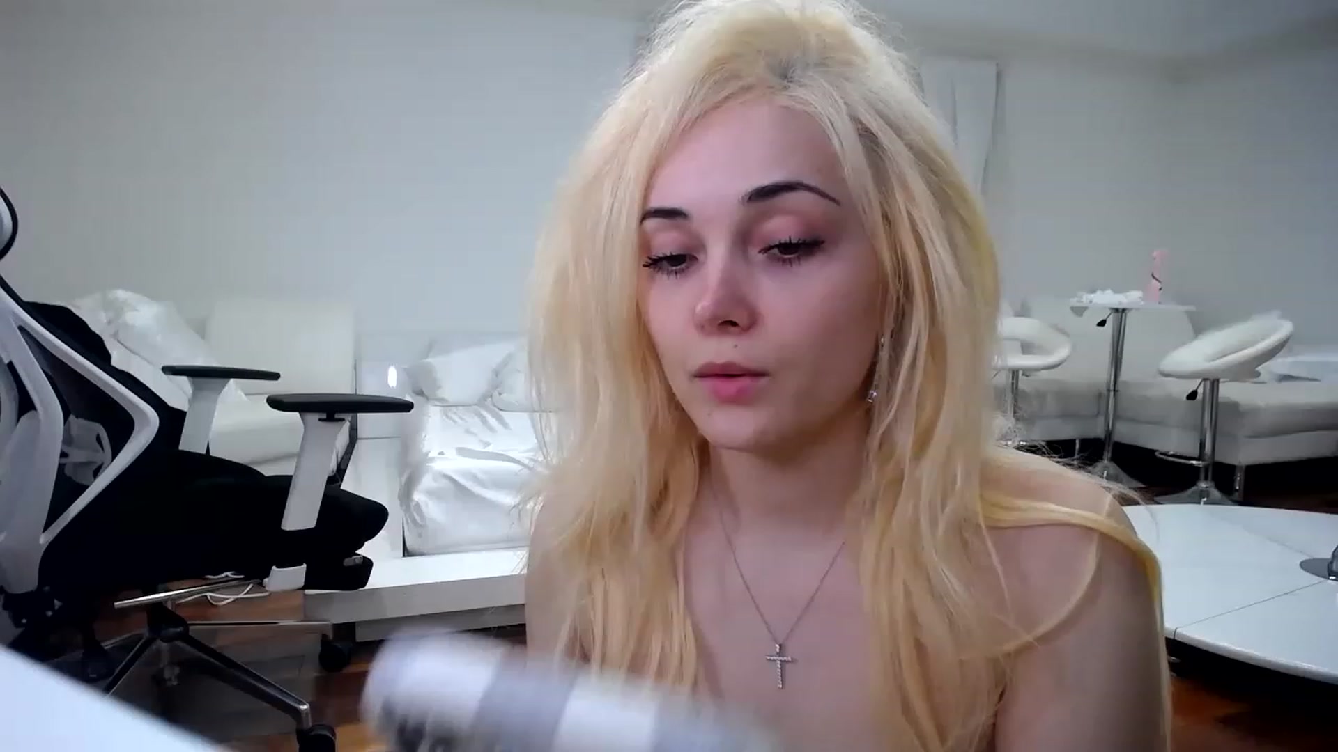 Gallery image thumbnail from SandraGPopa's myfreecams stream on, 01/12/2023, 07:51 image 17 of 20
