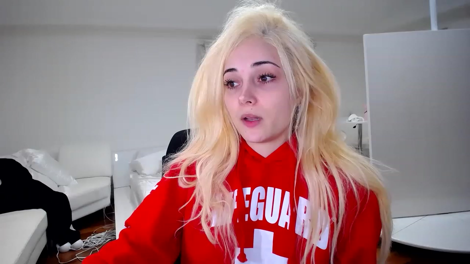 Gallery image thumbnail from SandraGPopa's myfreecams stream on, 01/12/2023, 07:51 image 2 of 20