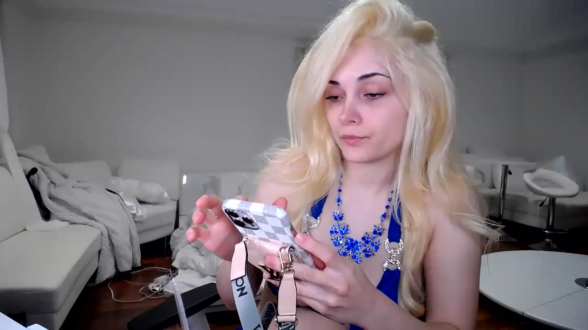 Gallery image thumbnail from SandraGPopa's myfreecams stream on, 01/31/2023, 01:40 image 8 of 20