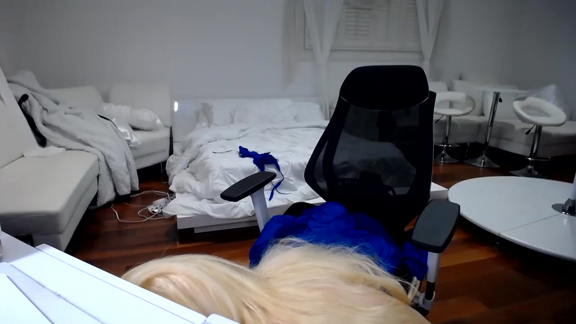 Gallery image thumbnail from SandraGPopa's myfreecams stream on, 01/31/2023, 01:40 image 17 of 20