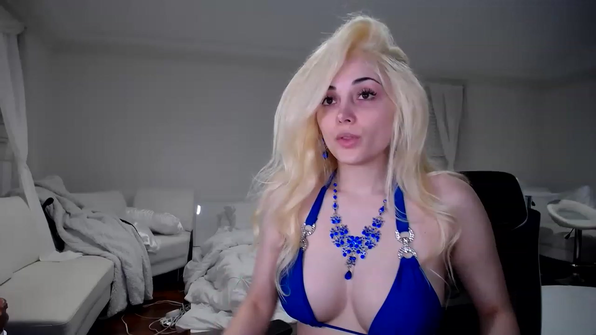 Gallery image thumbnail from SandraGPopa's myfreecams stream on, 01/31/2023, 01:40 image 15 of 20