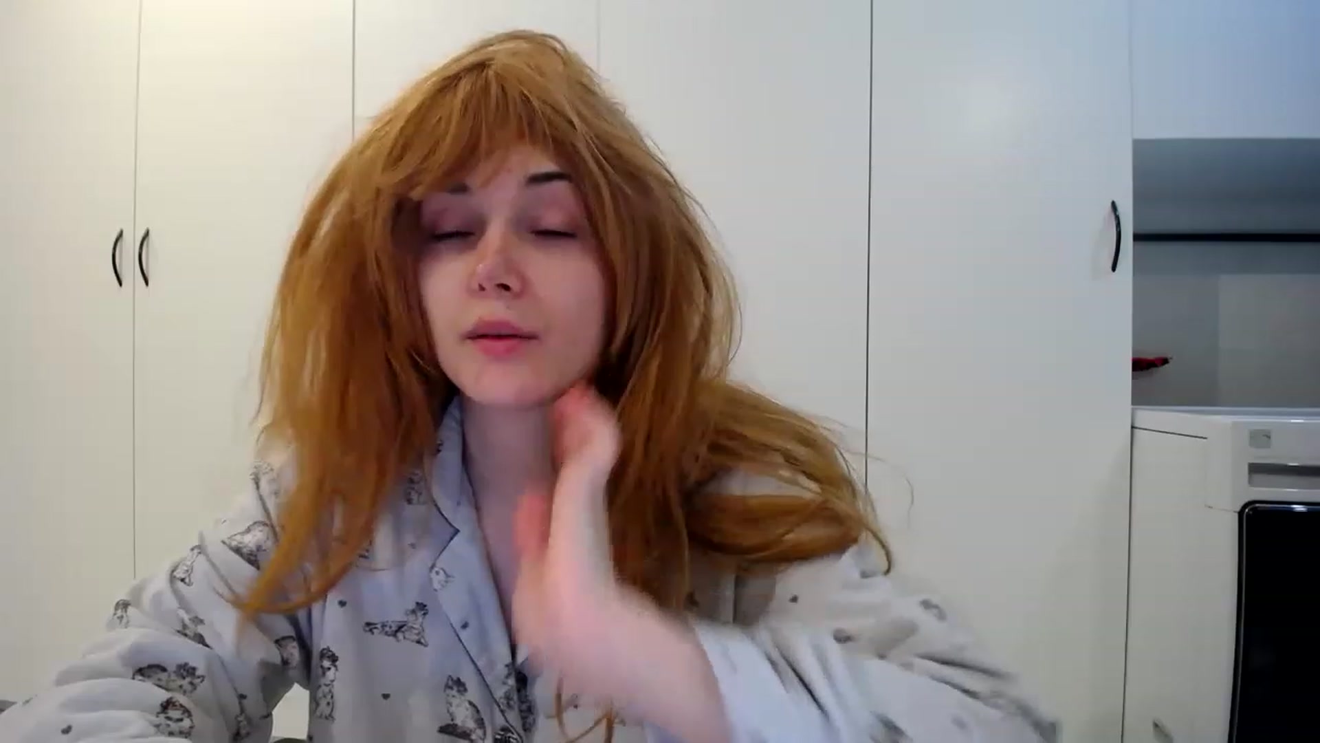 Gallery image thumbnail from SandraGPopa's myfreecams stream on, 02/17/2023, 05:32 image 2 of 20